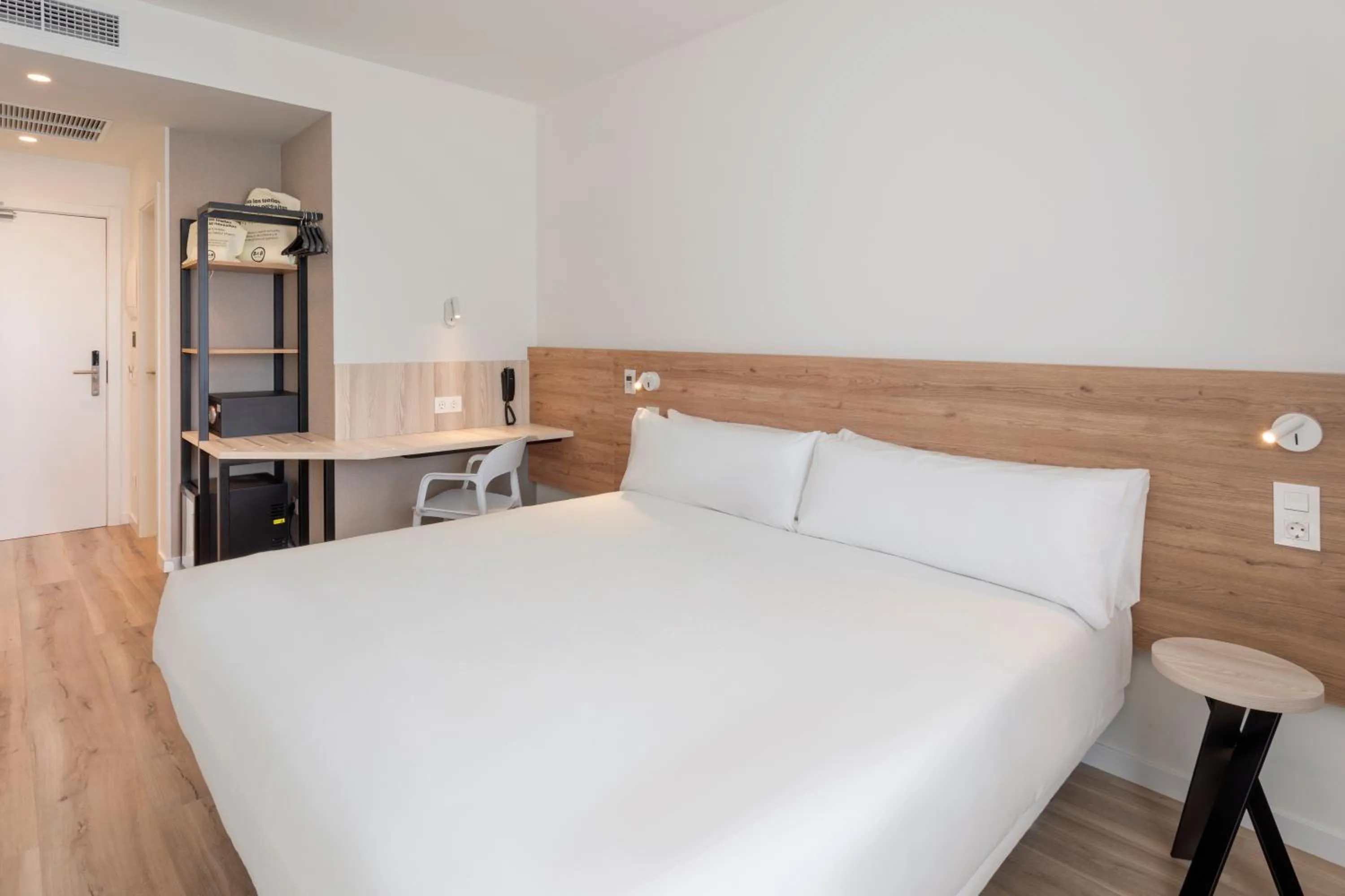 Bedroom, Bed in B&B HOTEL Écija