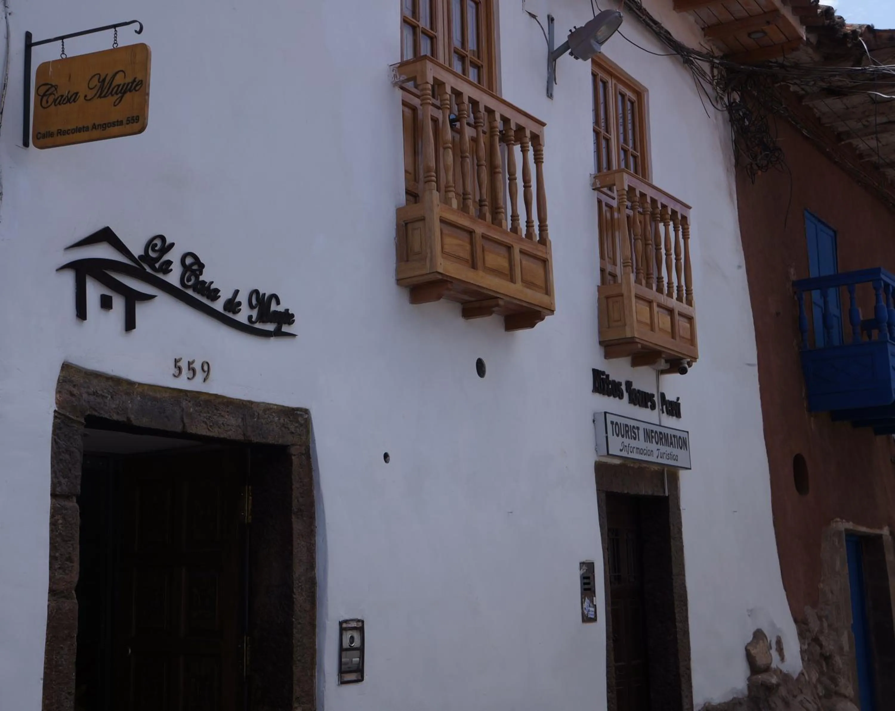 Facade/entrance in La Casa de Mayte