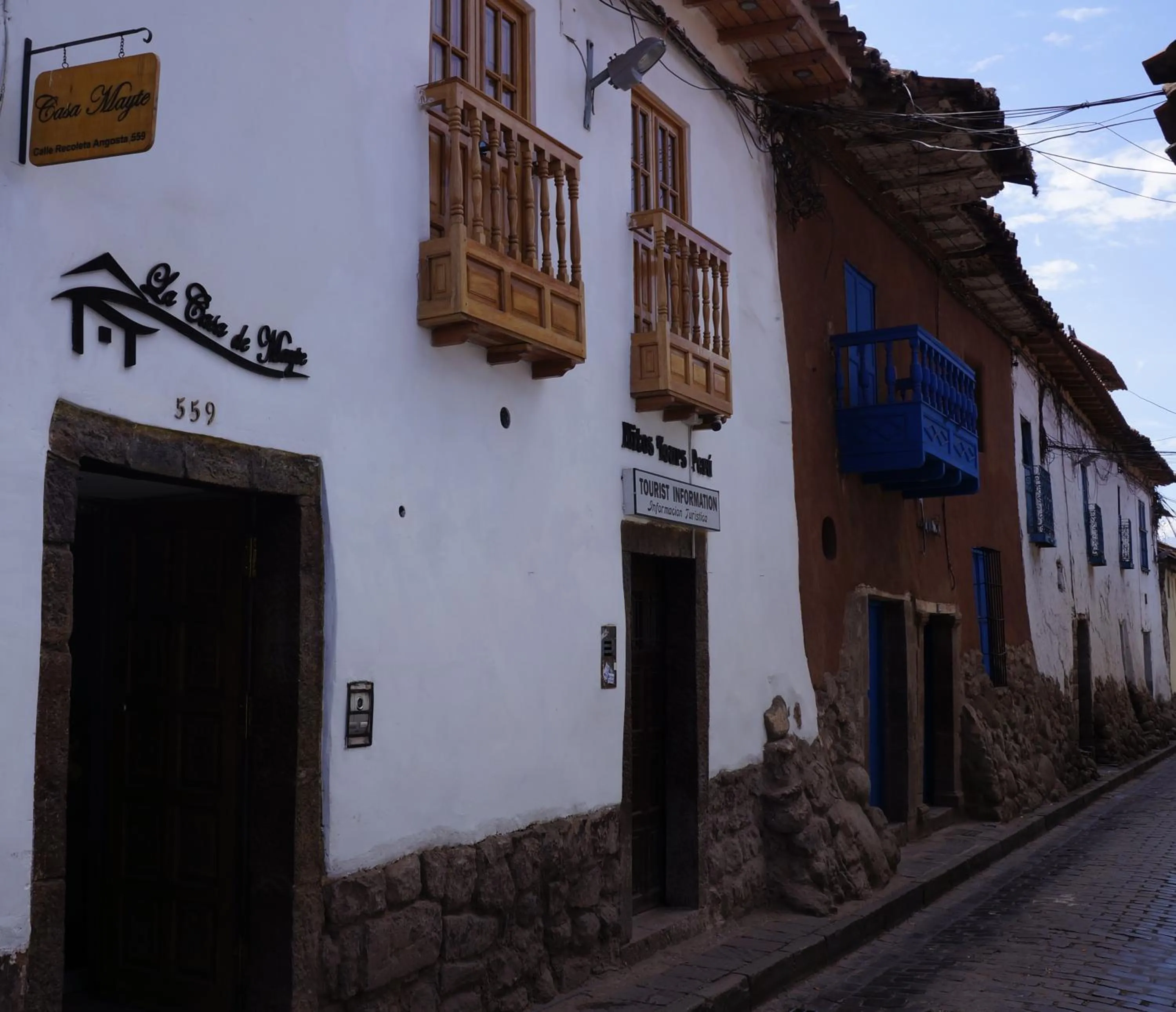 Facade/entrance in La Casa de Mayte