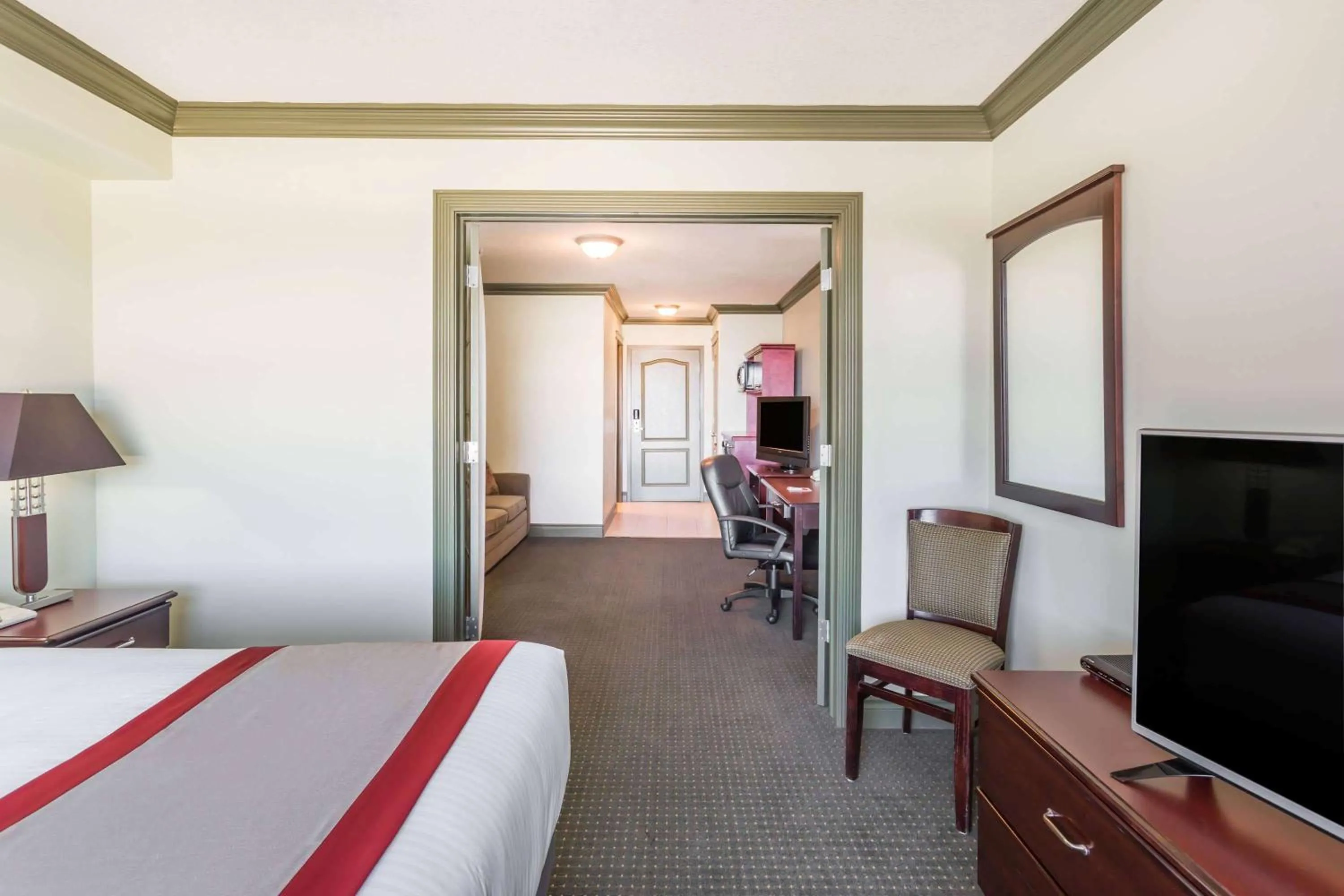 Bed in Ramada by Wyndham Hinton