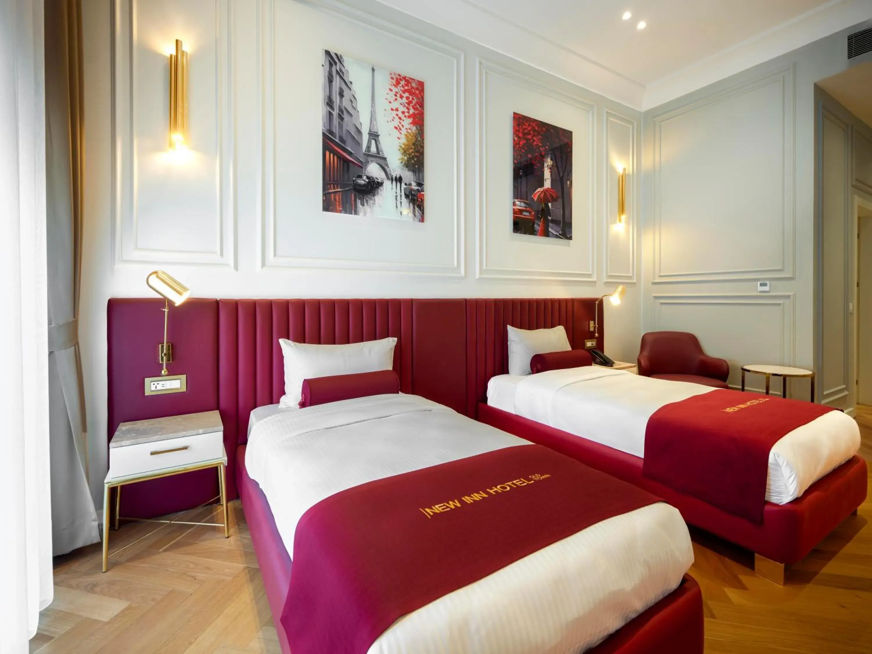 Deluxe Double or Twin Room in New Inn Hotel Old Town Deluxe Double or Twin Room in New Inn Hotel Old Town