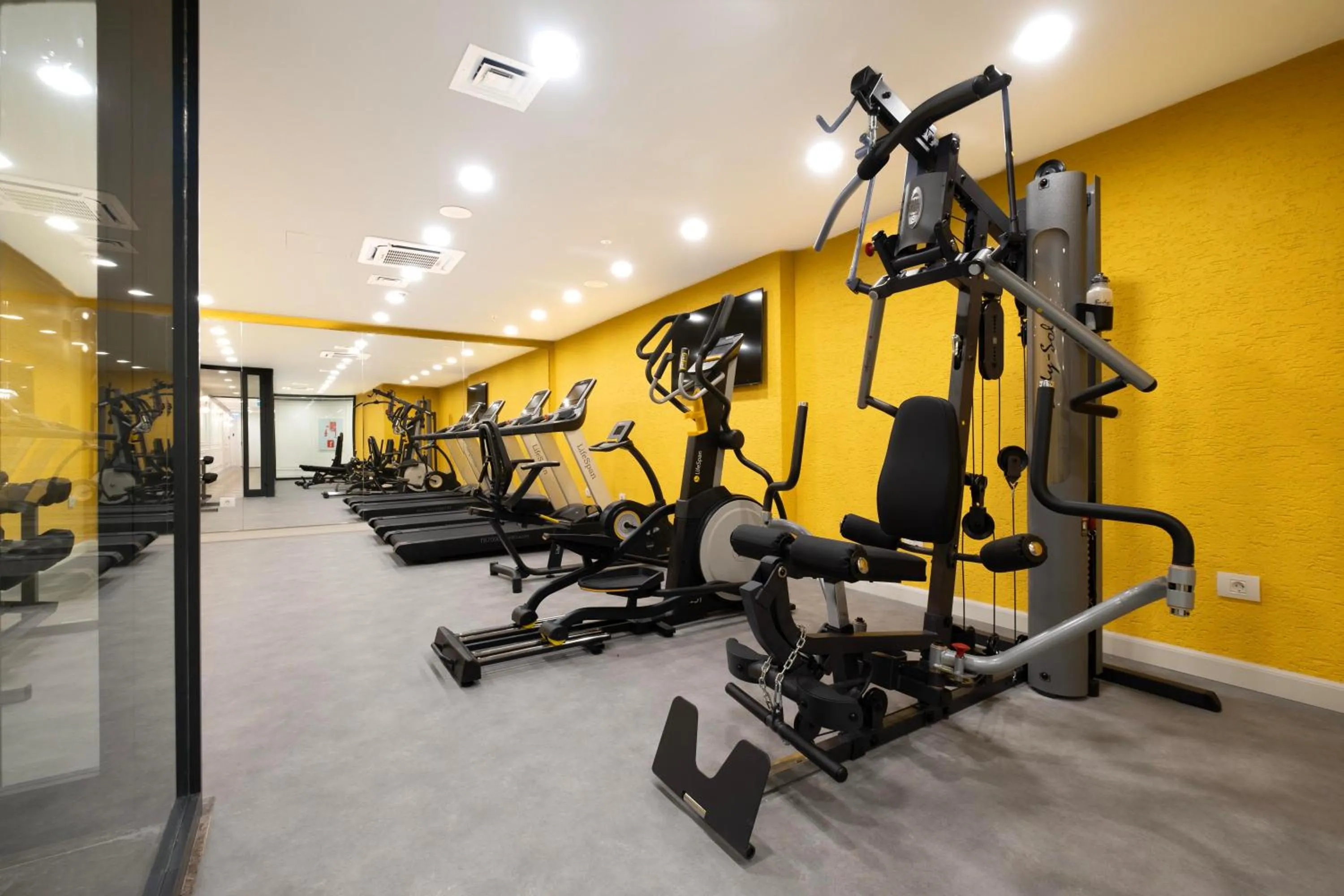 Fitness centre/facilities in New Inn Hotel Old Town