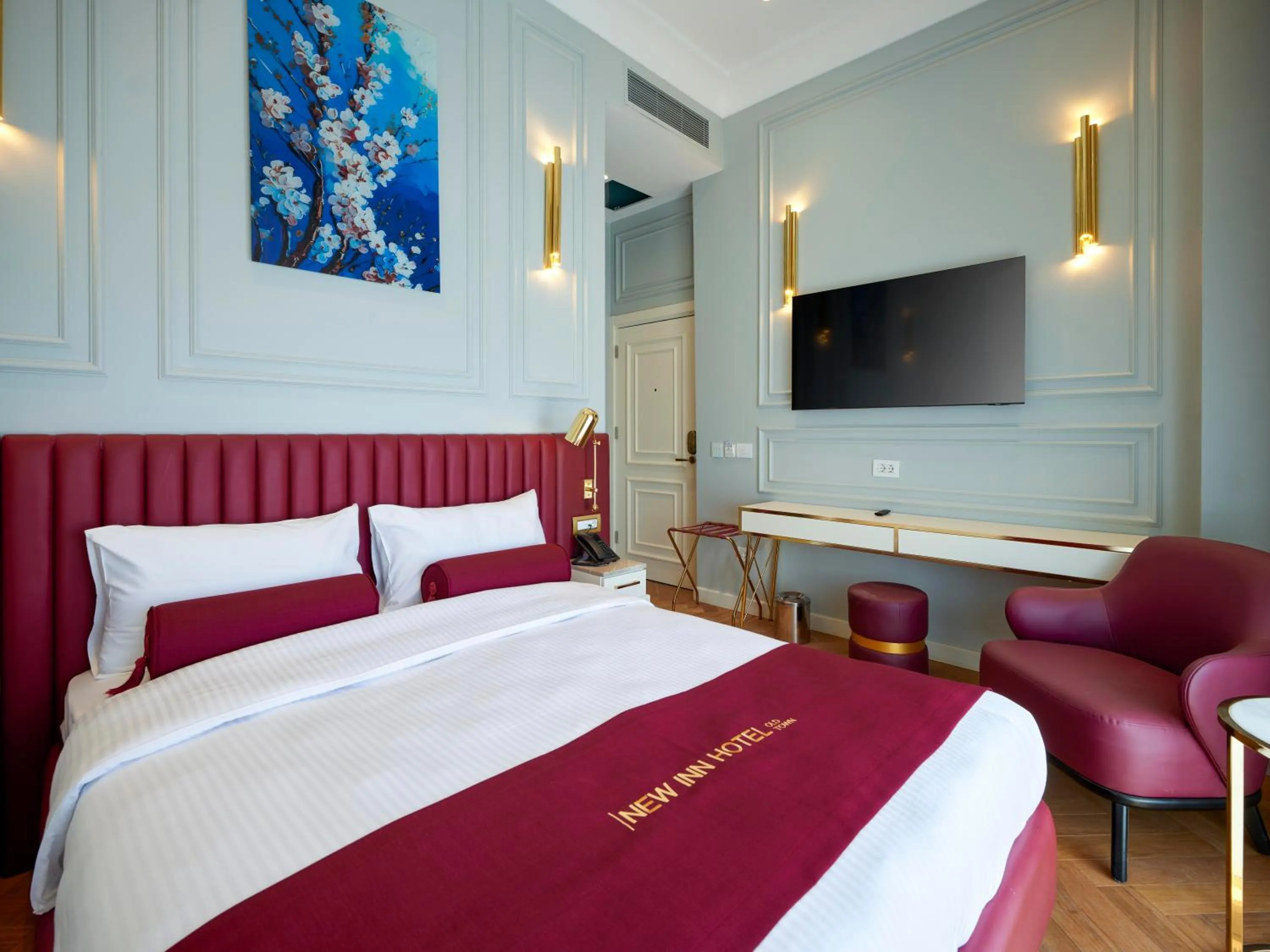 Bed in New Inn Hotel Old Town