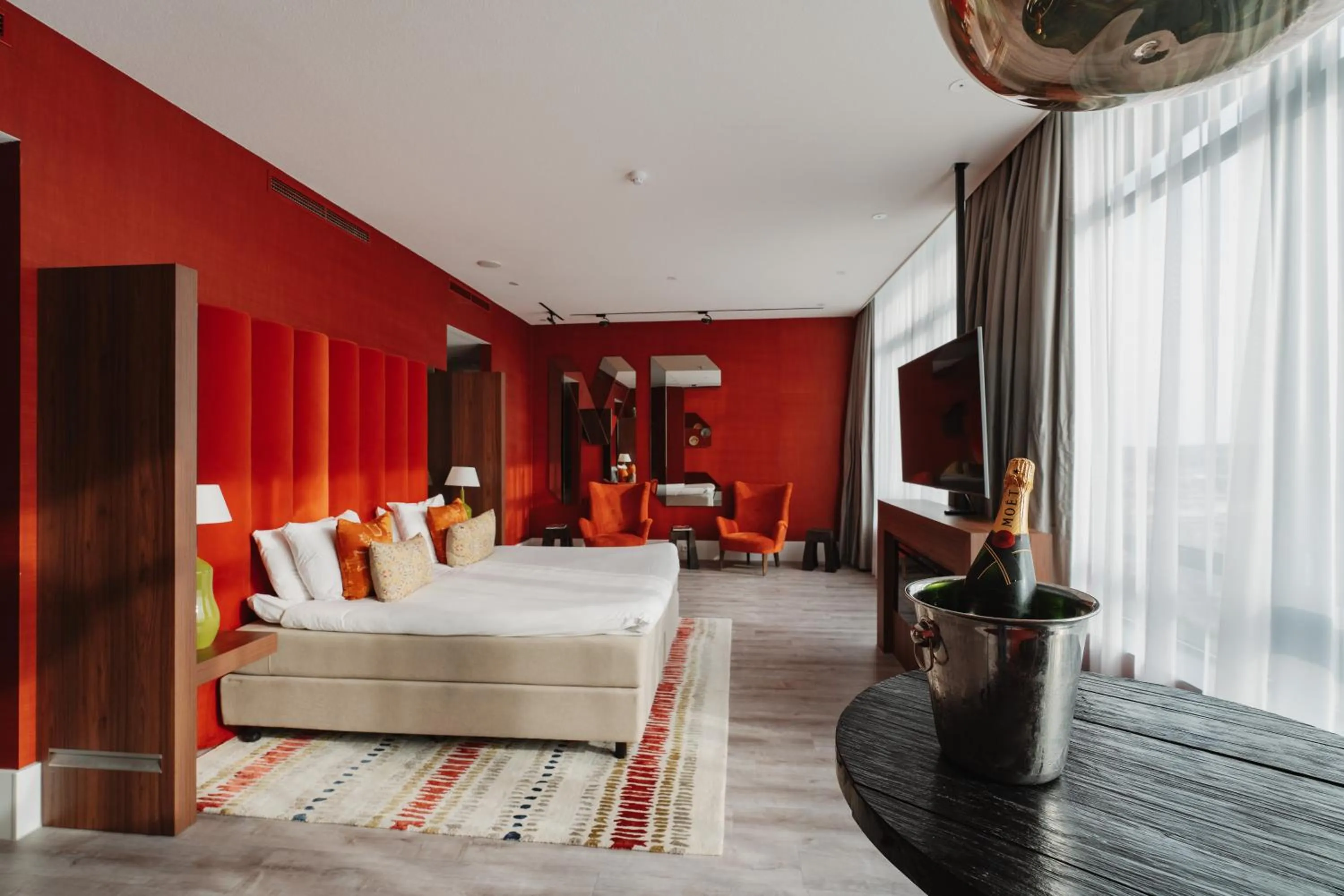 Bed in Van der Valk Hotel Den Haag