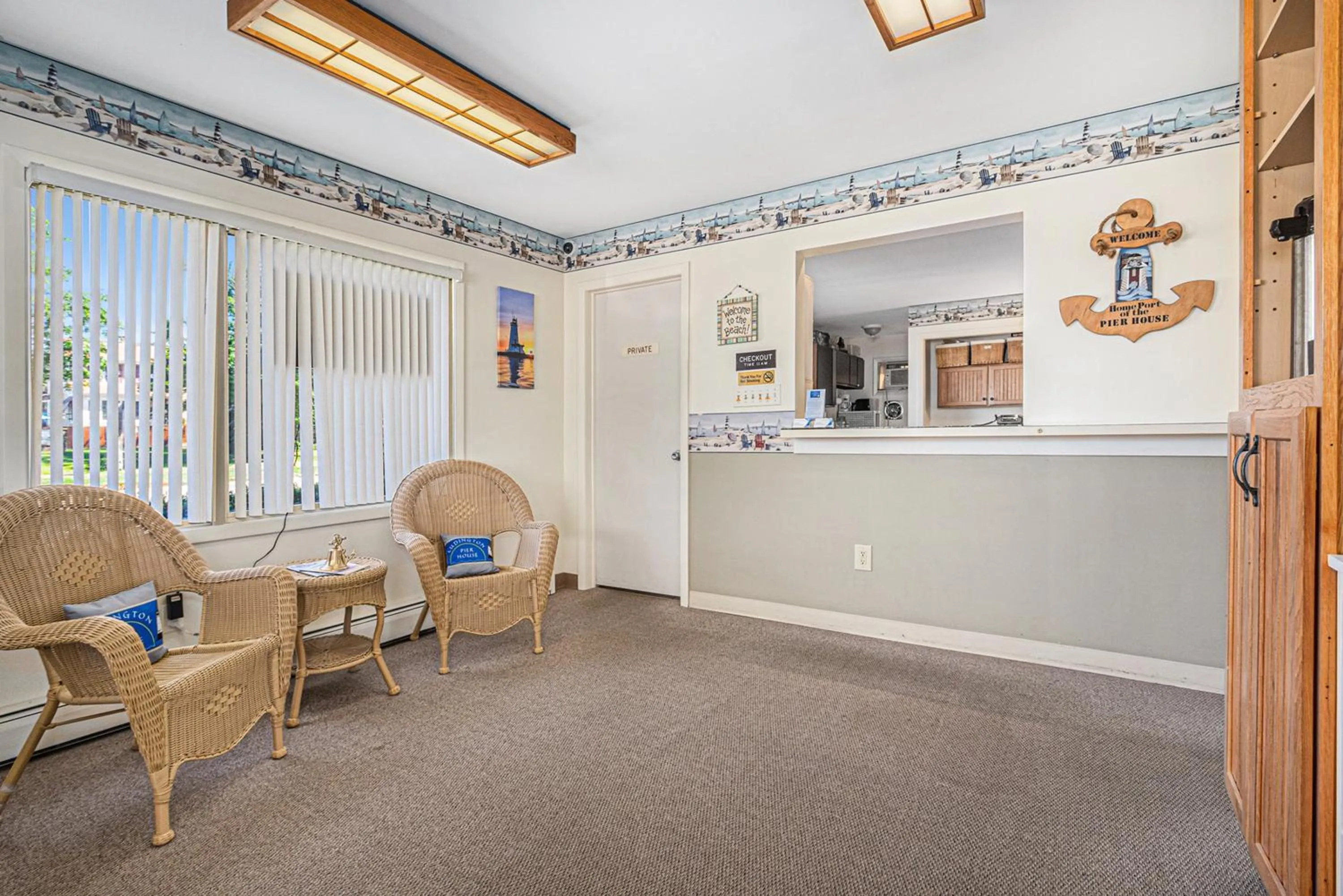 Lobby or reception in Ludington Pier House