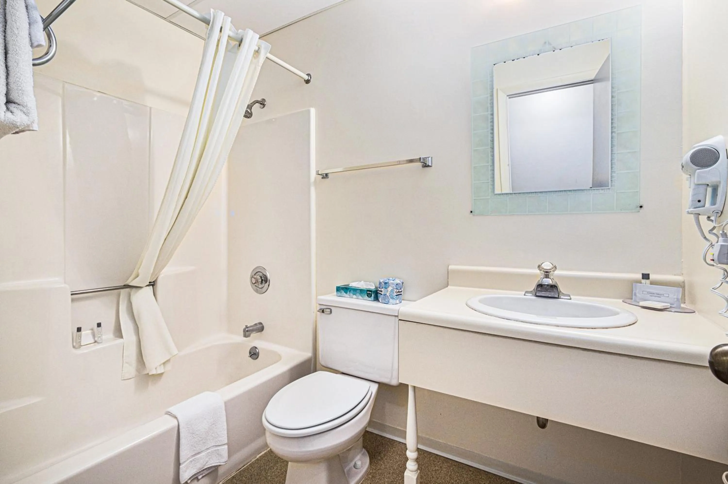 Bathroom in Ludington Pier House