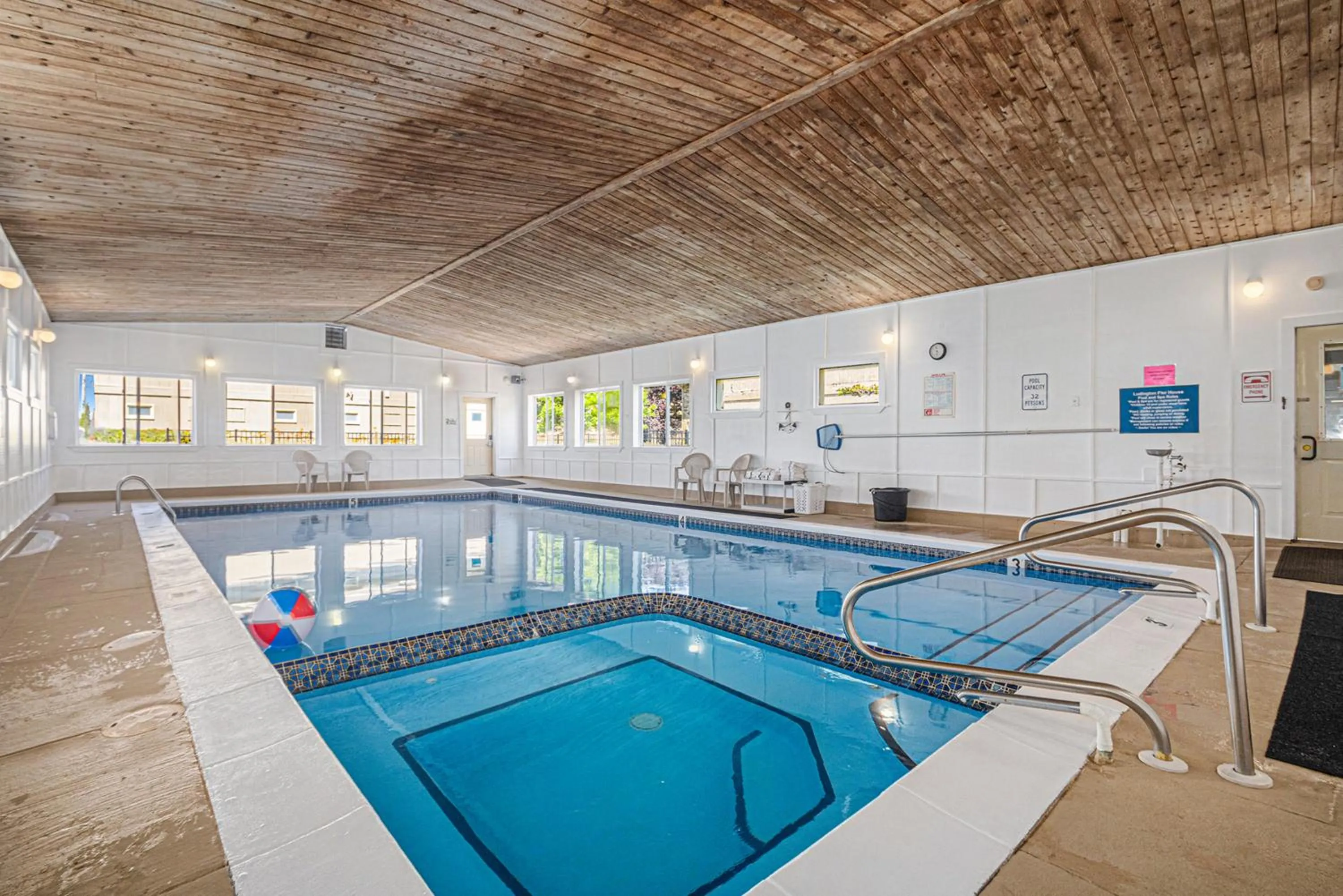 Swimming pool in Ludington Pier House
