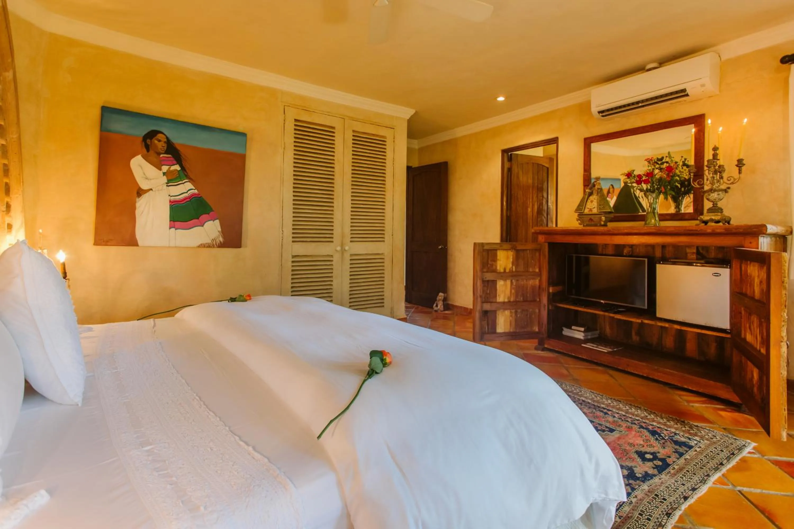 Photo of the whole room, Bed in Hacienda San Angel