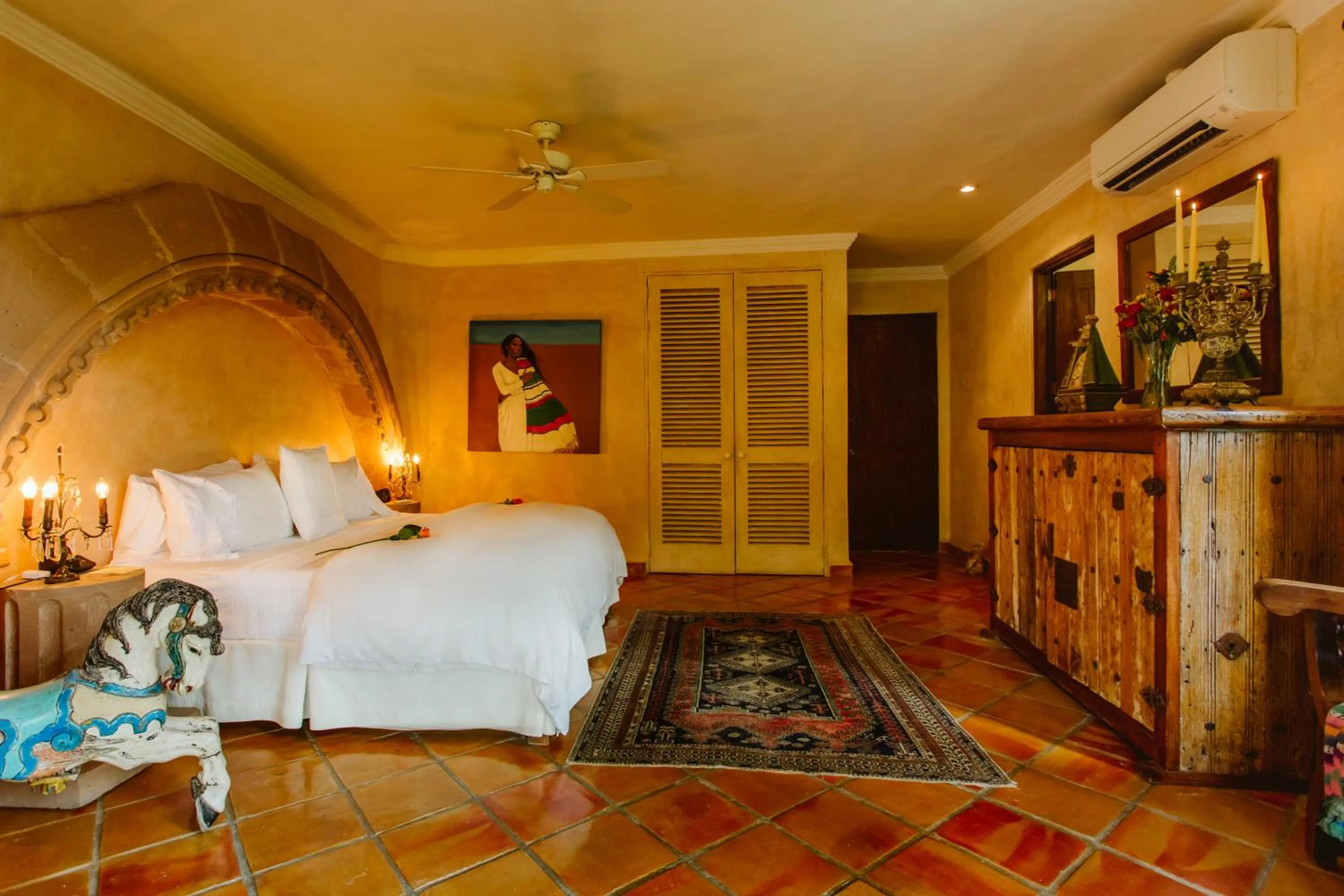 Photo of the whole room, Bed in Hacienda San Angel