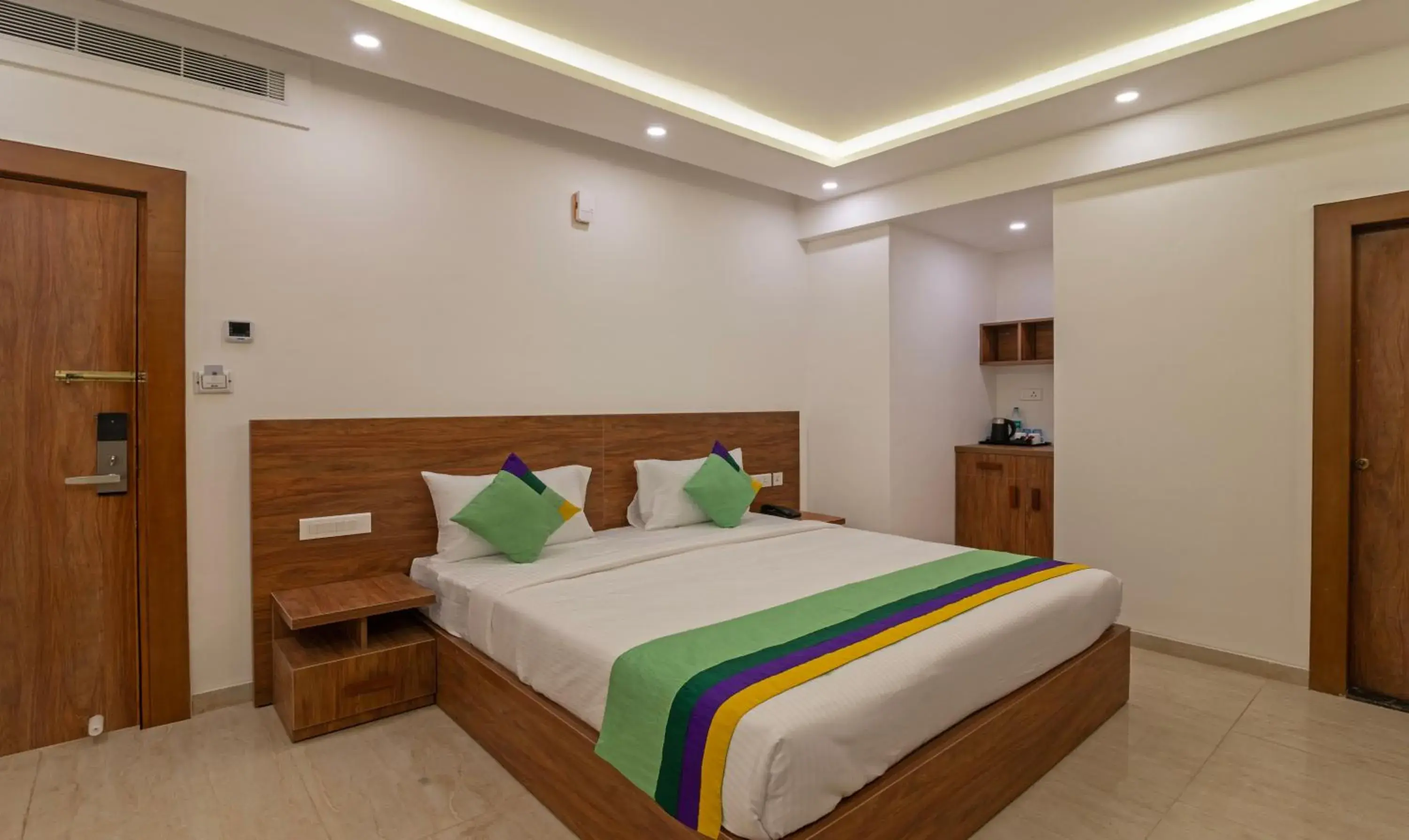 Deluxe Double Room in Treebo Global Stay, Jayanagar Deluxe Double Room in Treebo Global Stay, Jayanagar