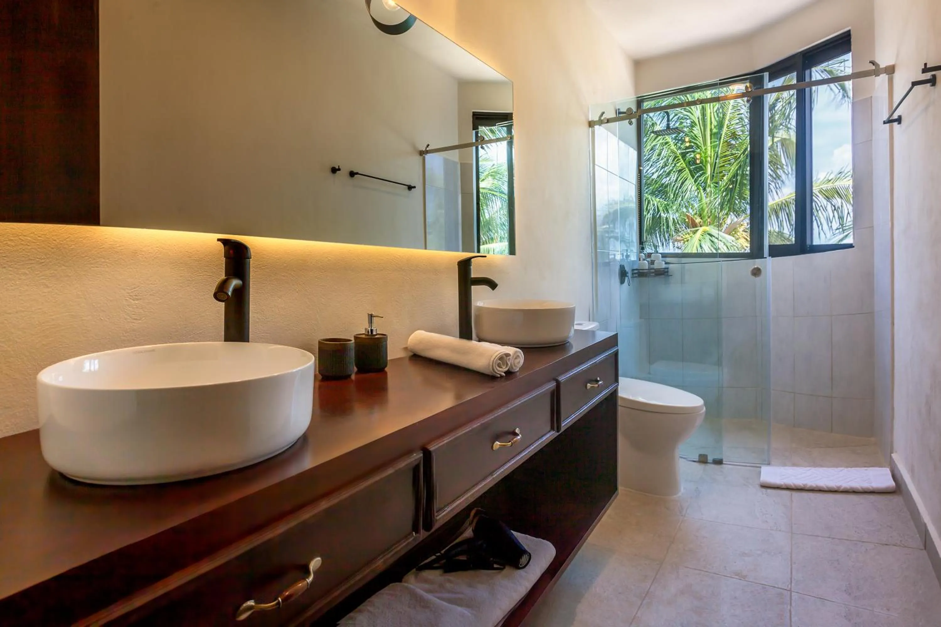 Bathroom in Beachfront Hotel La Palapa - Adults Only