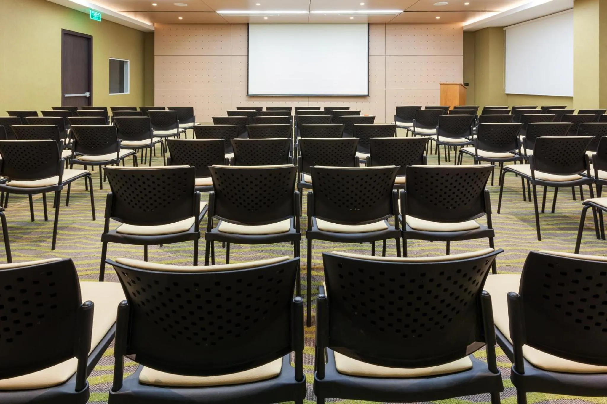 Meeting/conference room in Holiday Inn Express - Cartagena Bocagrande by IHG