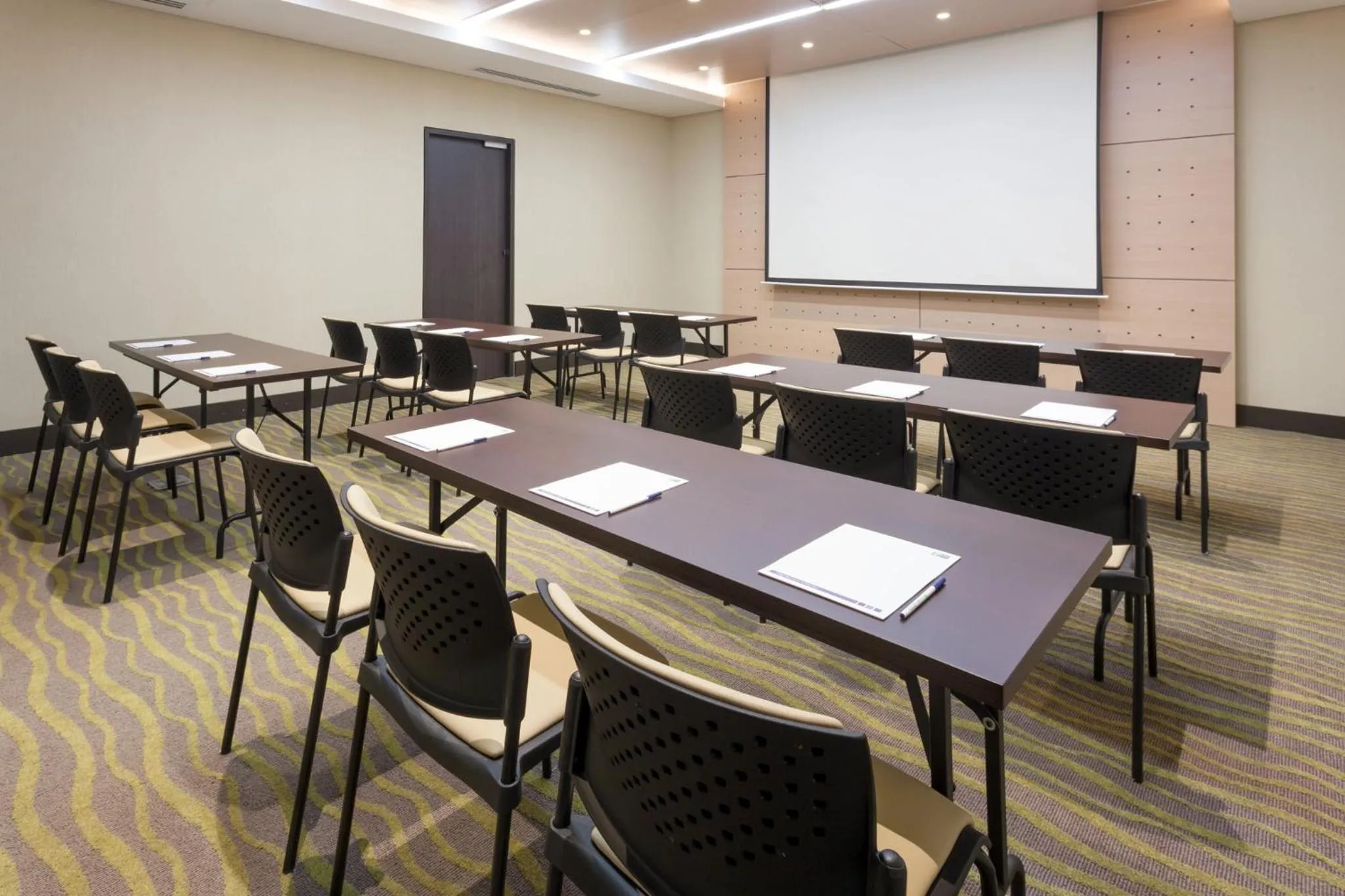 Meeting/conference room in Holiday Inn Express - Cartagena Bocagrande by IHG