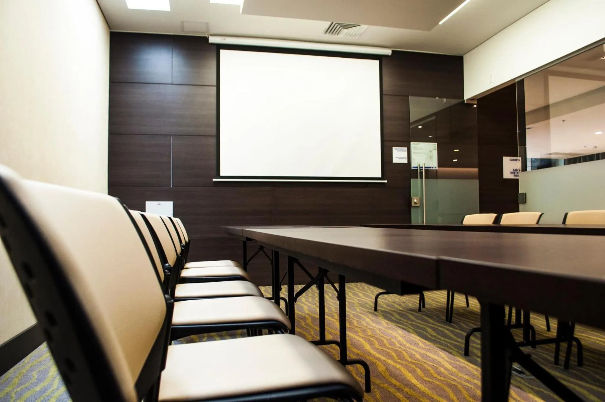 Meeting/conference room in Holiday Inn Express - Cartagena Bocagrande by IHG