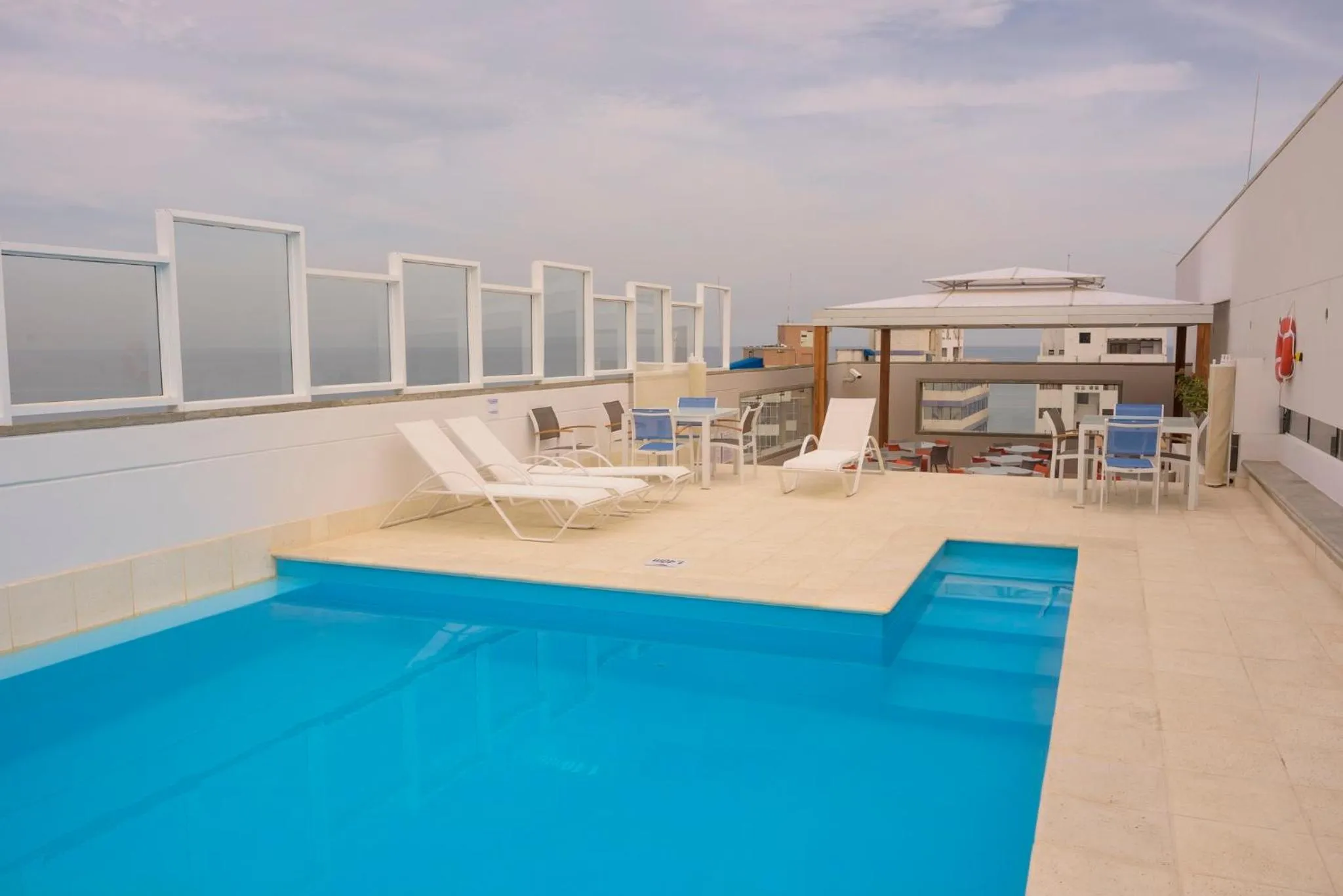 Swimming pool in Holiday Inn Express - Cartagena Bocagrande by IHG