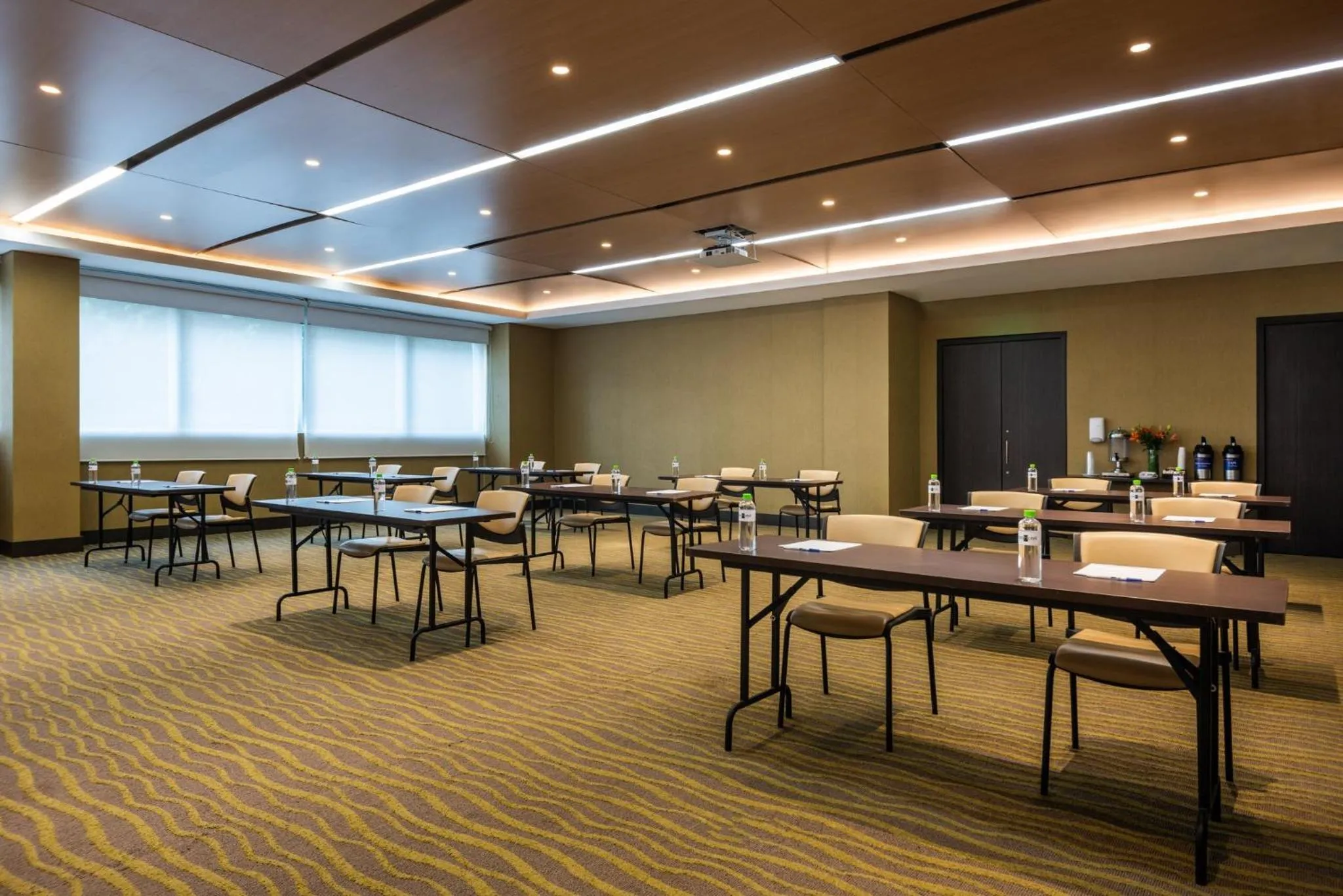 Meeting/conference room in Holiday Inn Express - Cartagena Bocagrande by IHG