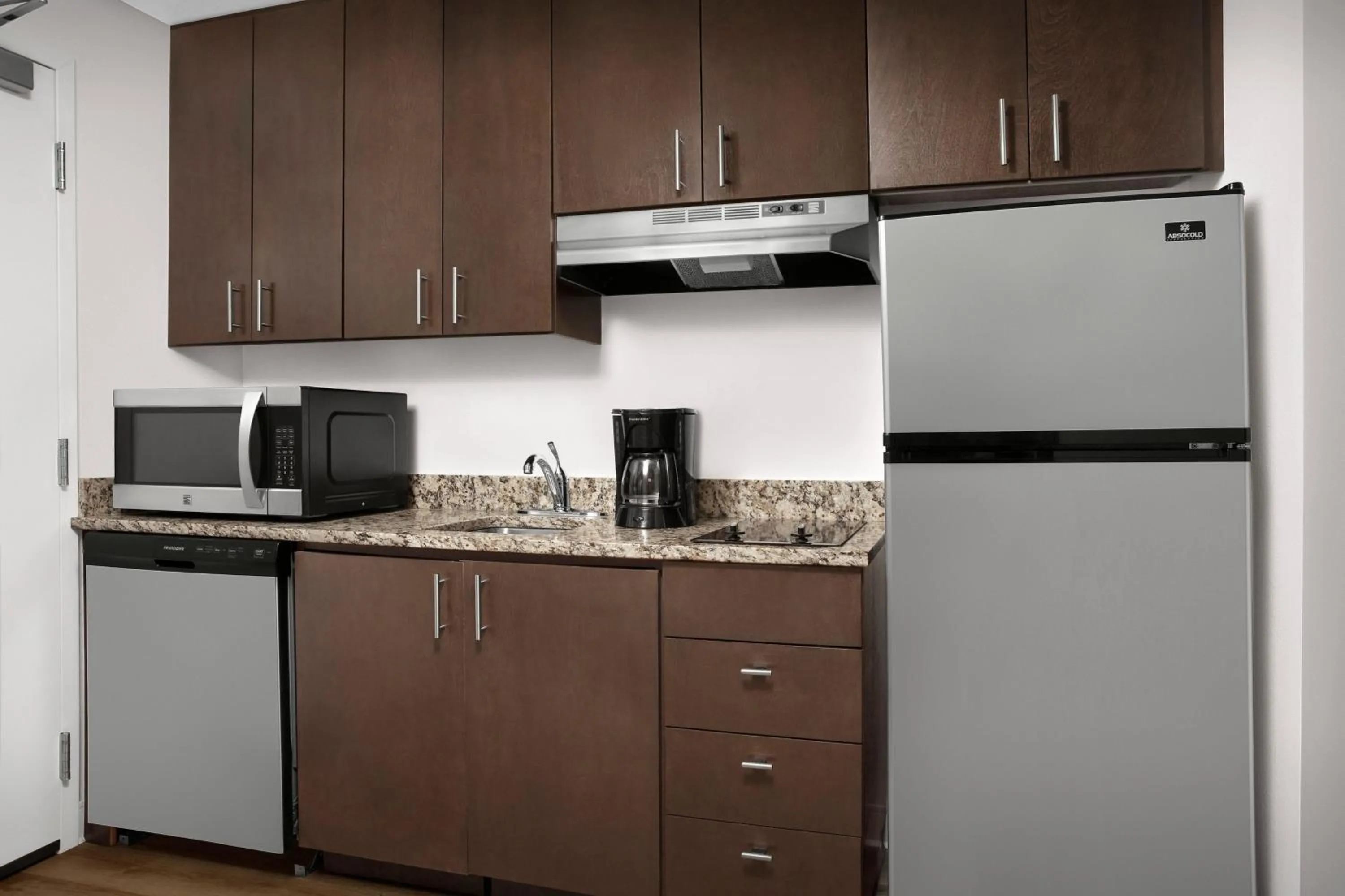 Kitchen or kitchenette in TownePlace Suites by Marriott Franklin Cool Springs