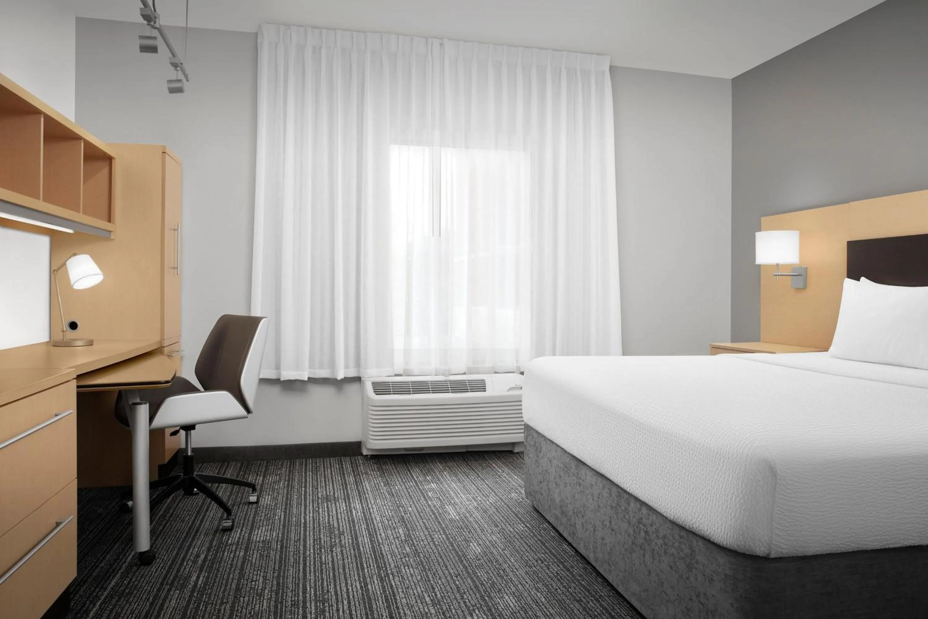 Bedroom, Bed in TownePlace Suites by Marriott Franklin Cool Springs