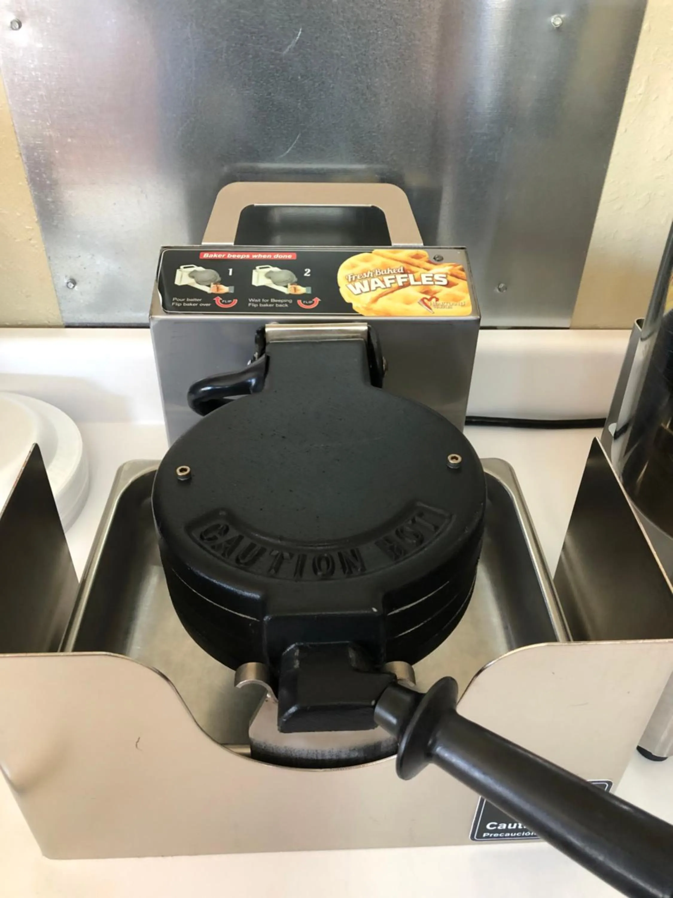 American breakfast in Honeysuckle Inn