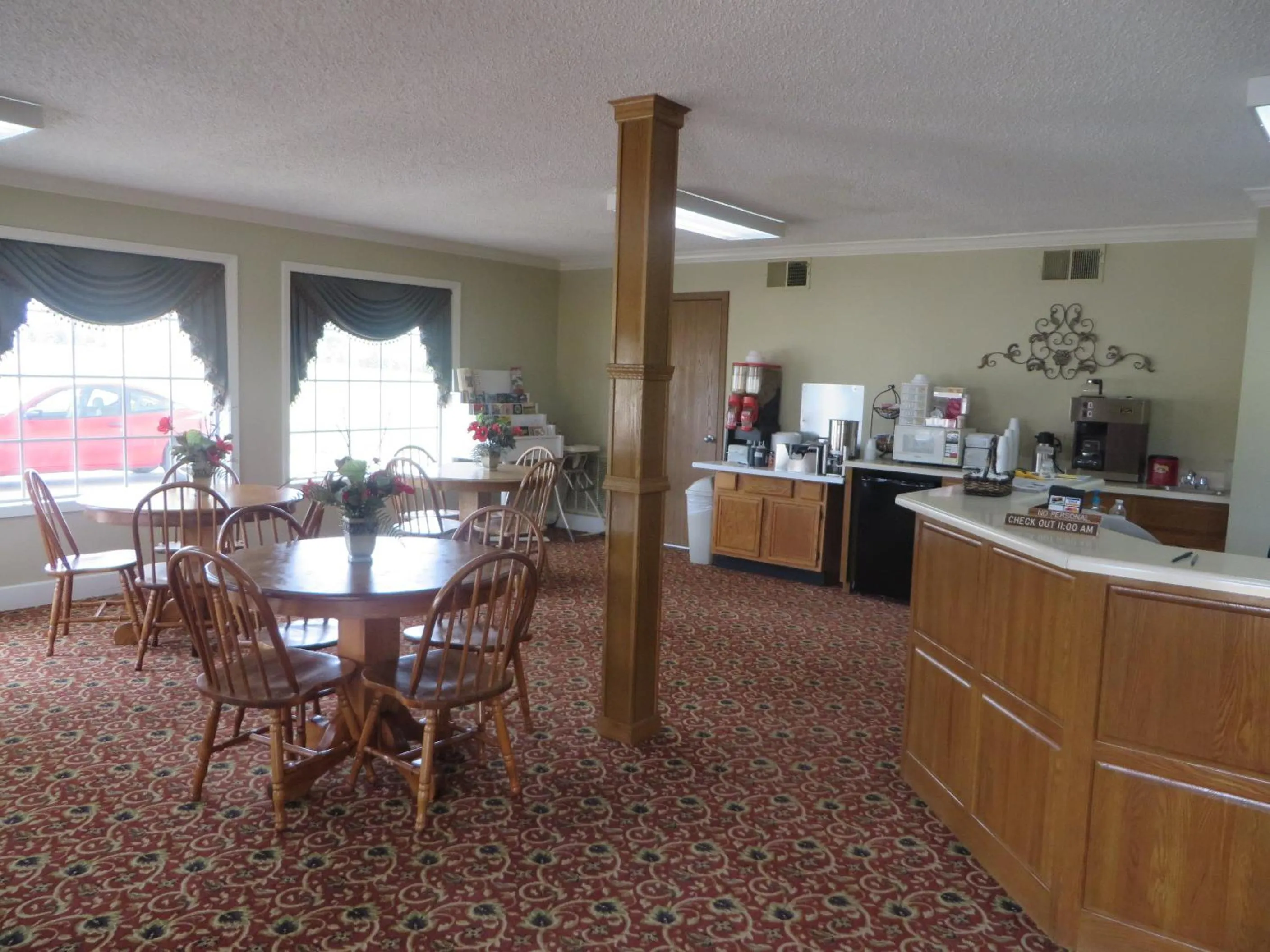 Coffee/tea facilities in Honeysuckle Inn