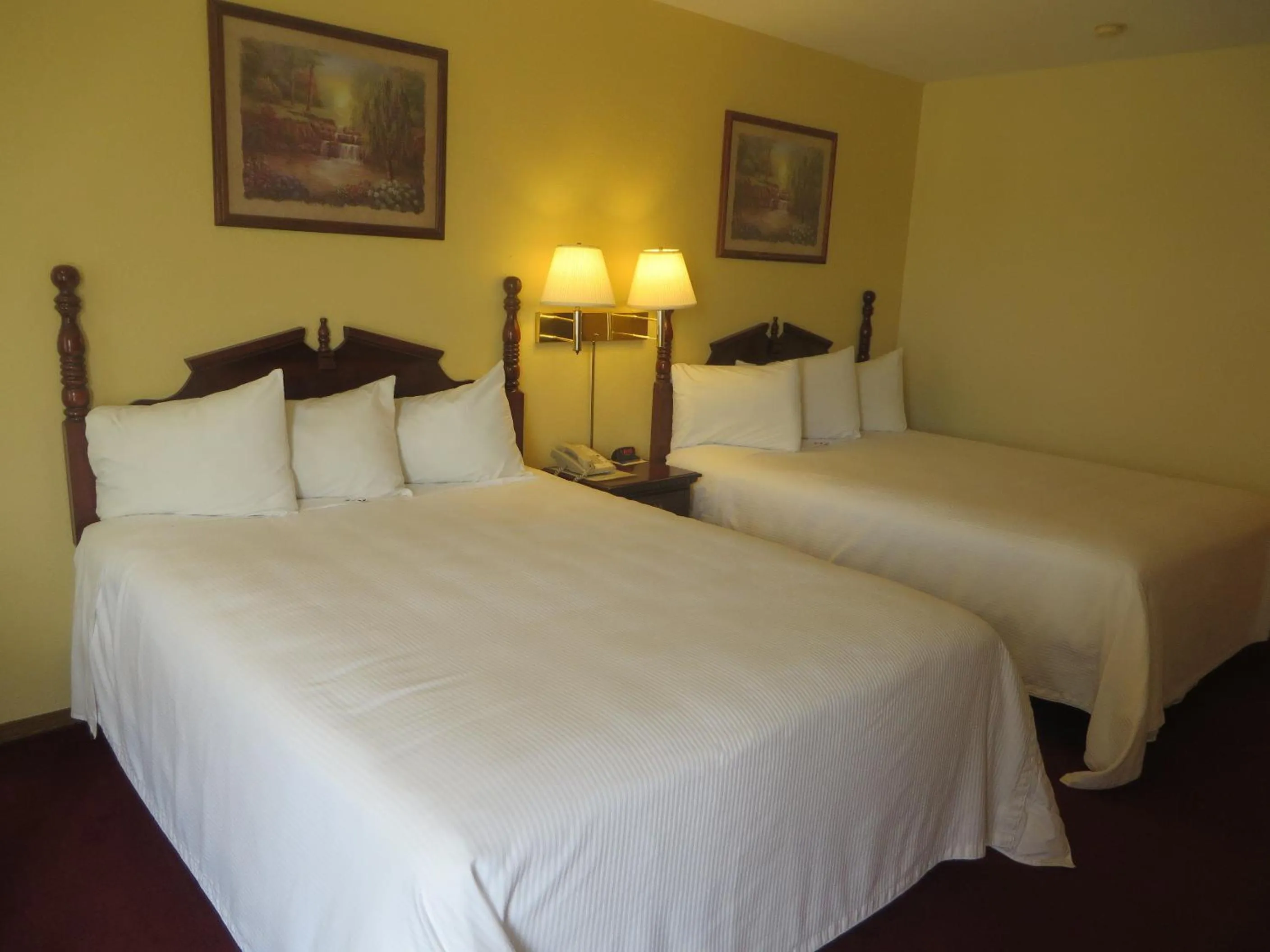 Bed in Honeysuckle Inn