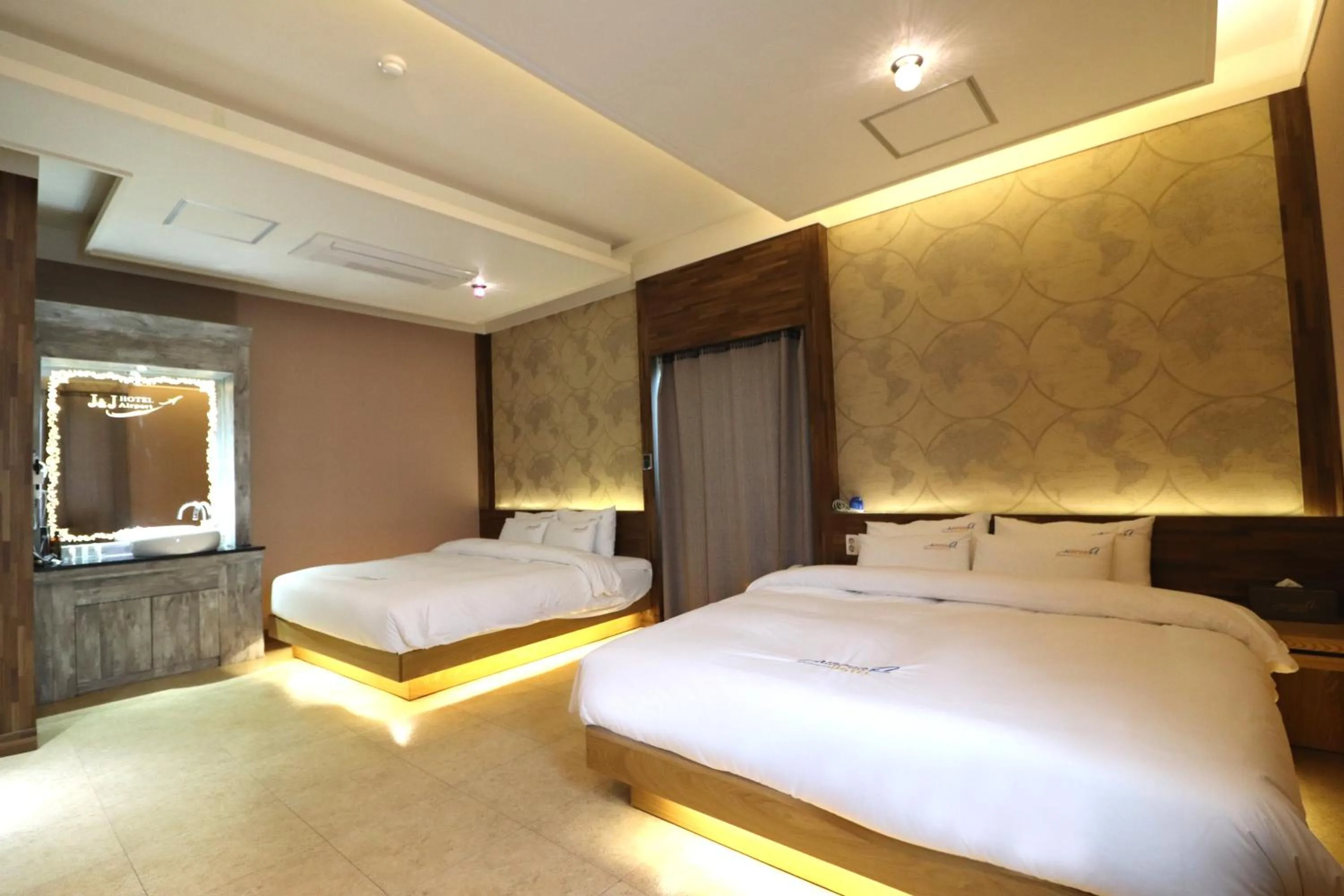 Bedroom, Bed in Hotel Airport