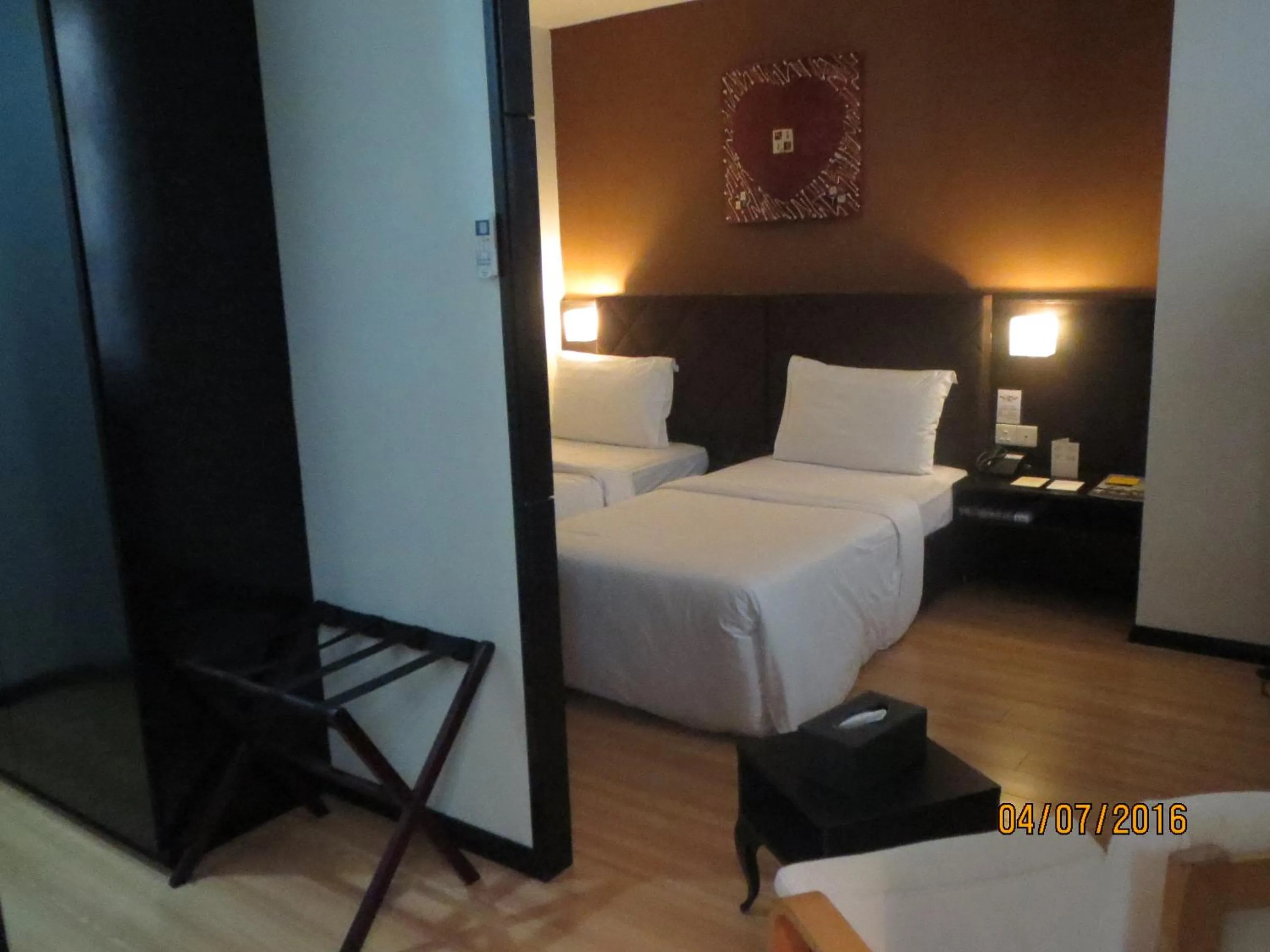 bunk bed, Bed in Tat Place Hotel