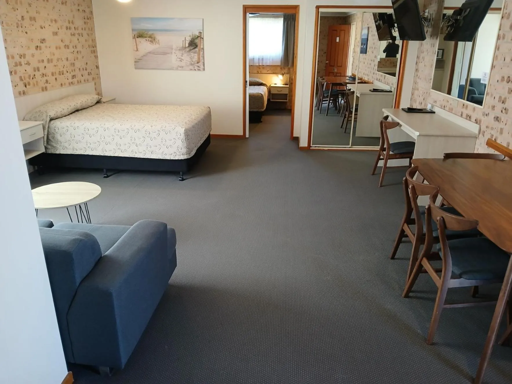 Bed in Cardiff Motor Inn