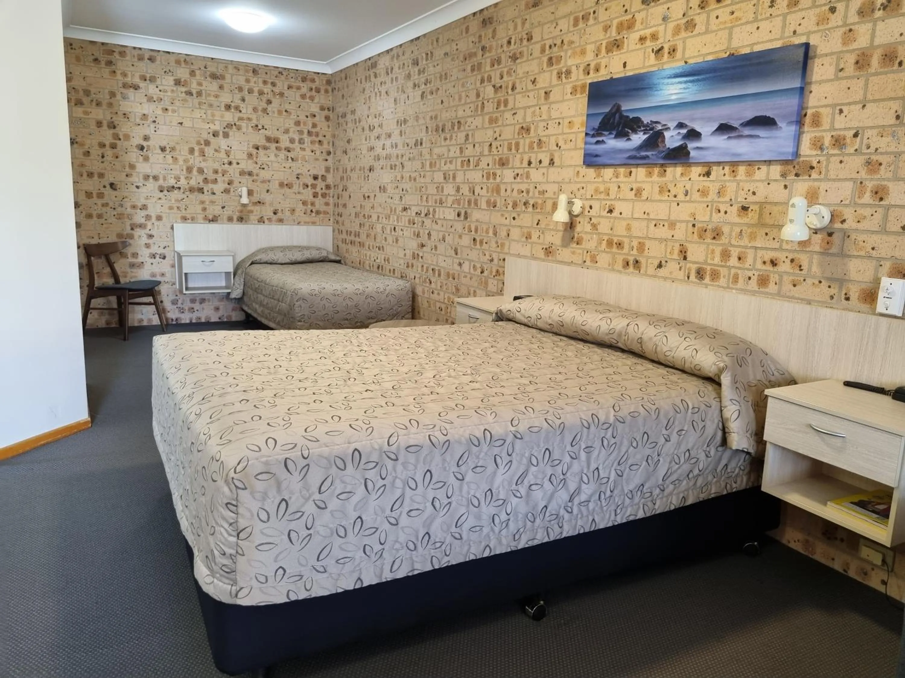 Bed in Cardiff Motor Inn