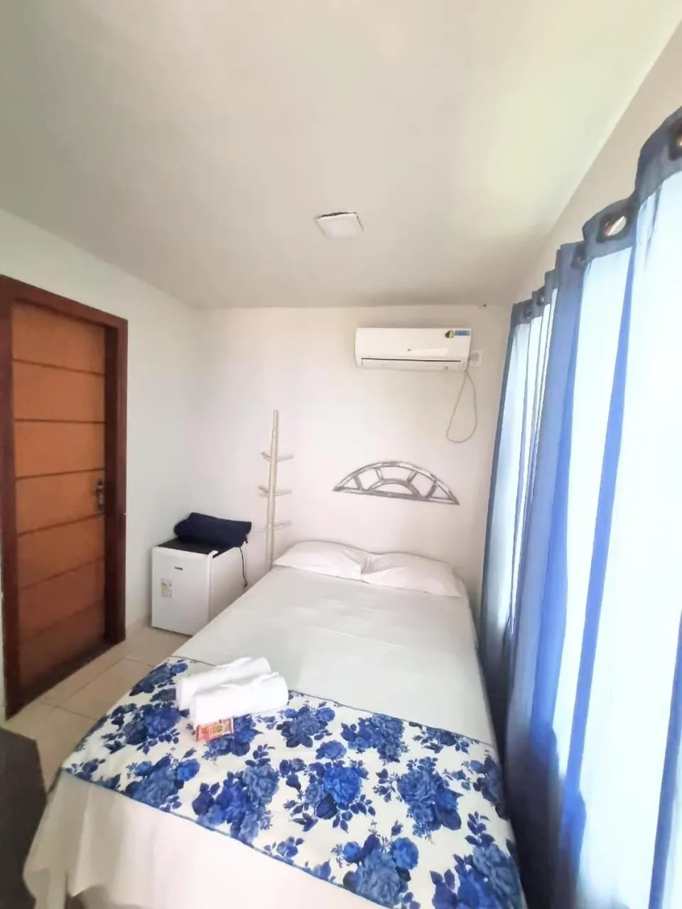 Photo of the whole room, Bed in Terra Nova Cabo Frio Front Beach