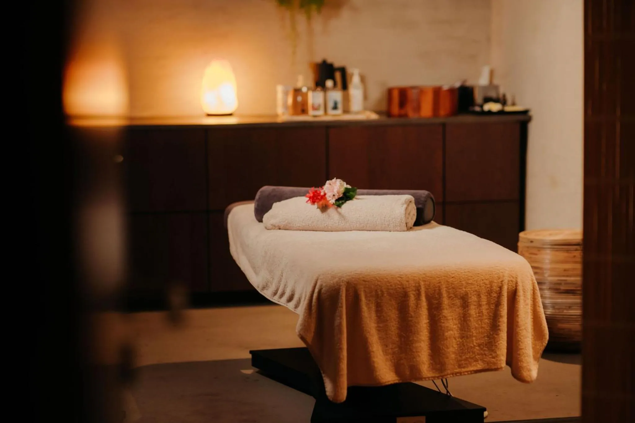 Massage, Bed in Hotel Gastronomique de Echoput