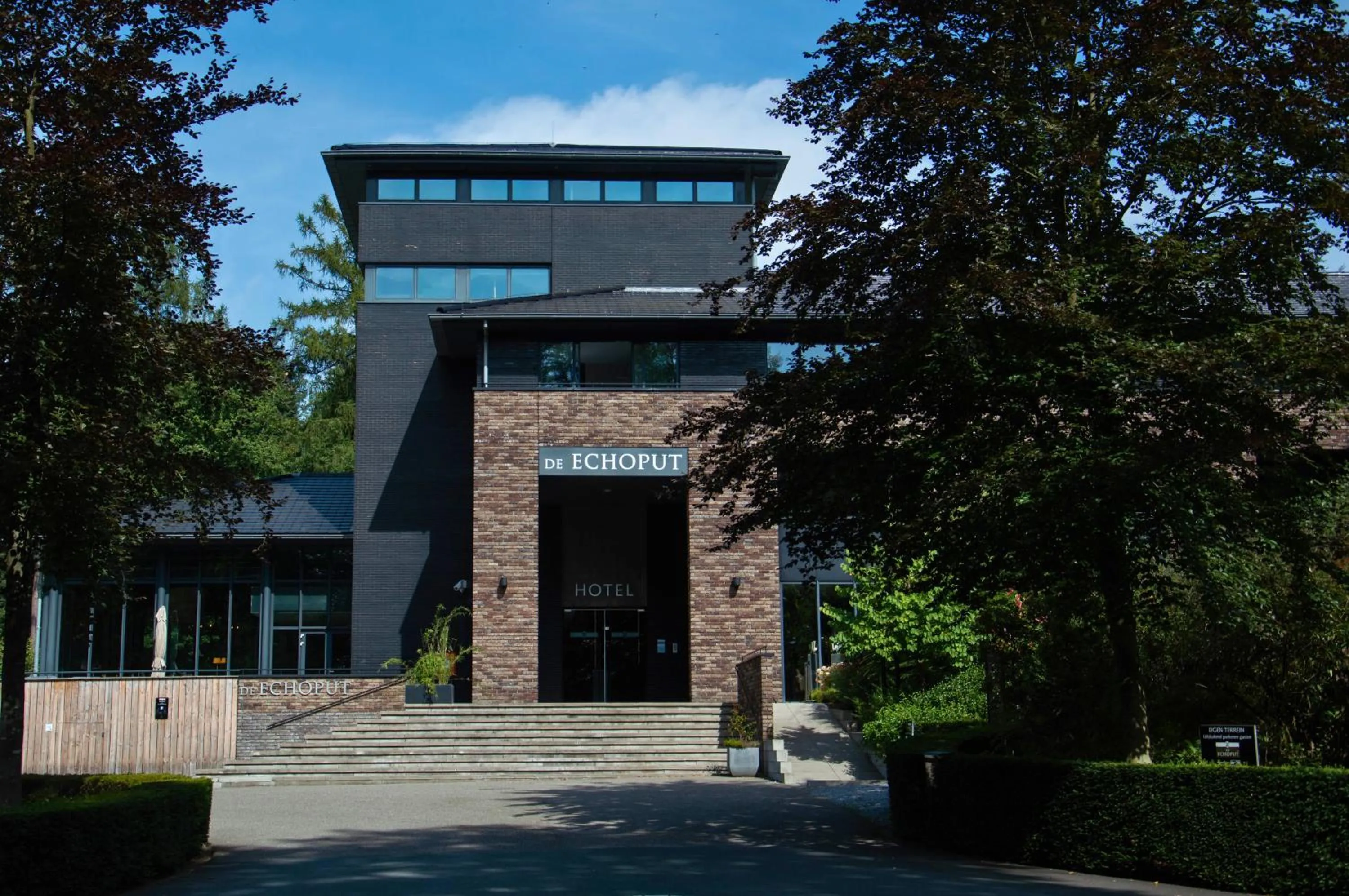 Property building in Hotel Gastronomique de Echoput