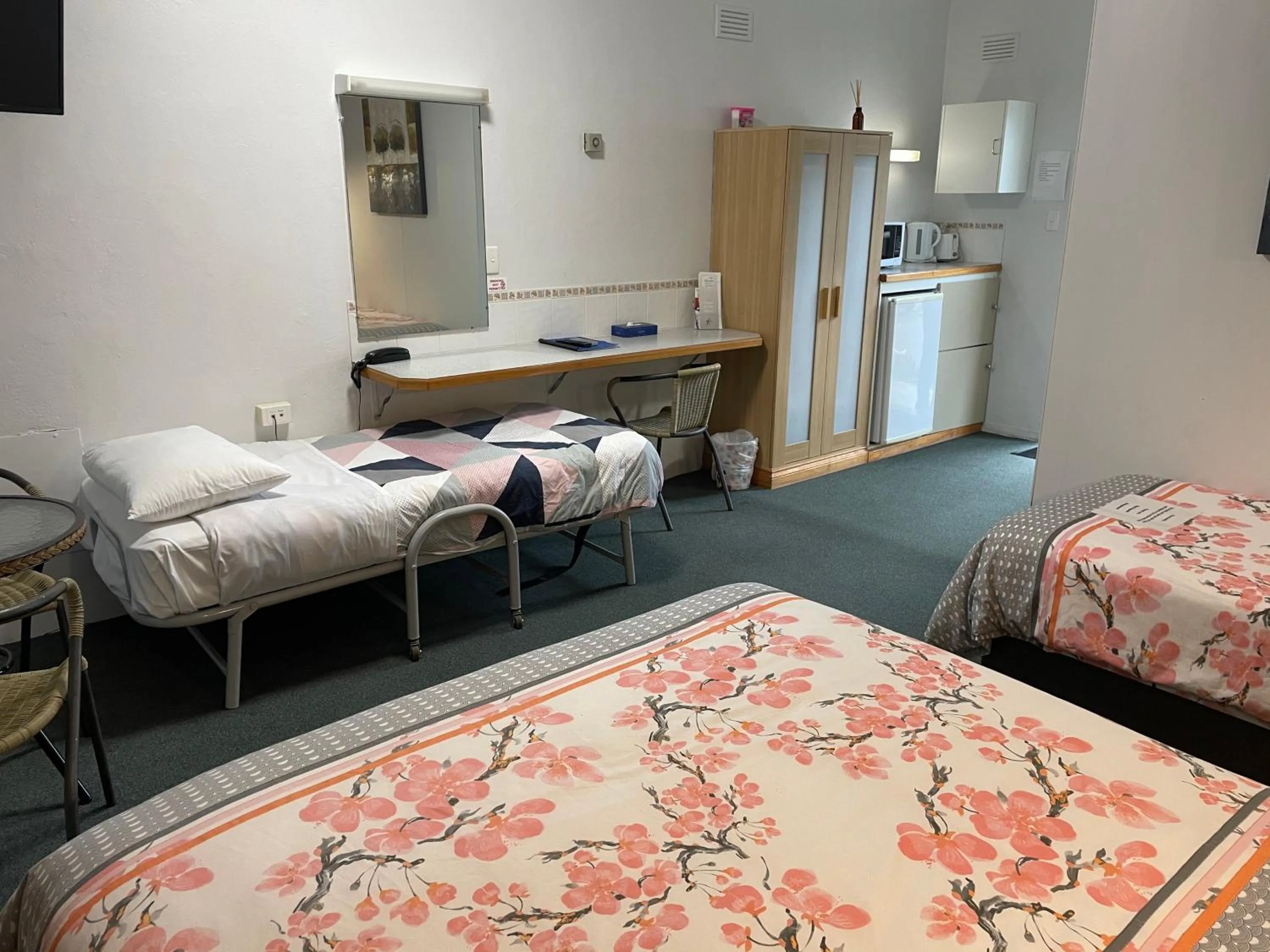 Bed in Camperdown Cascade Motel