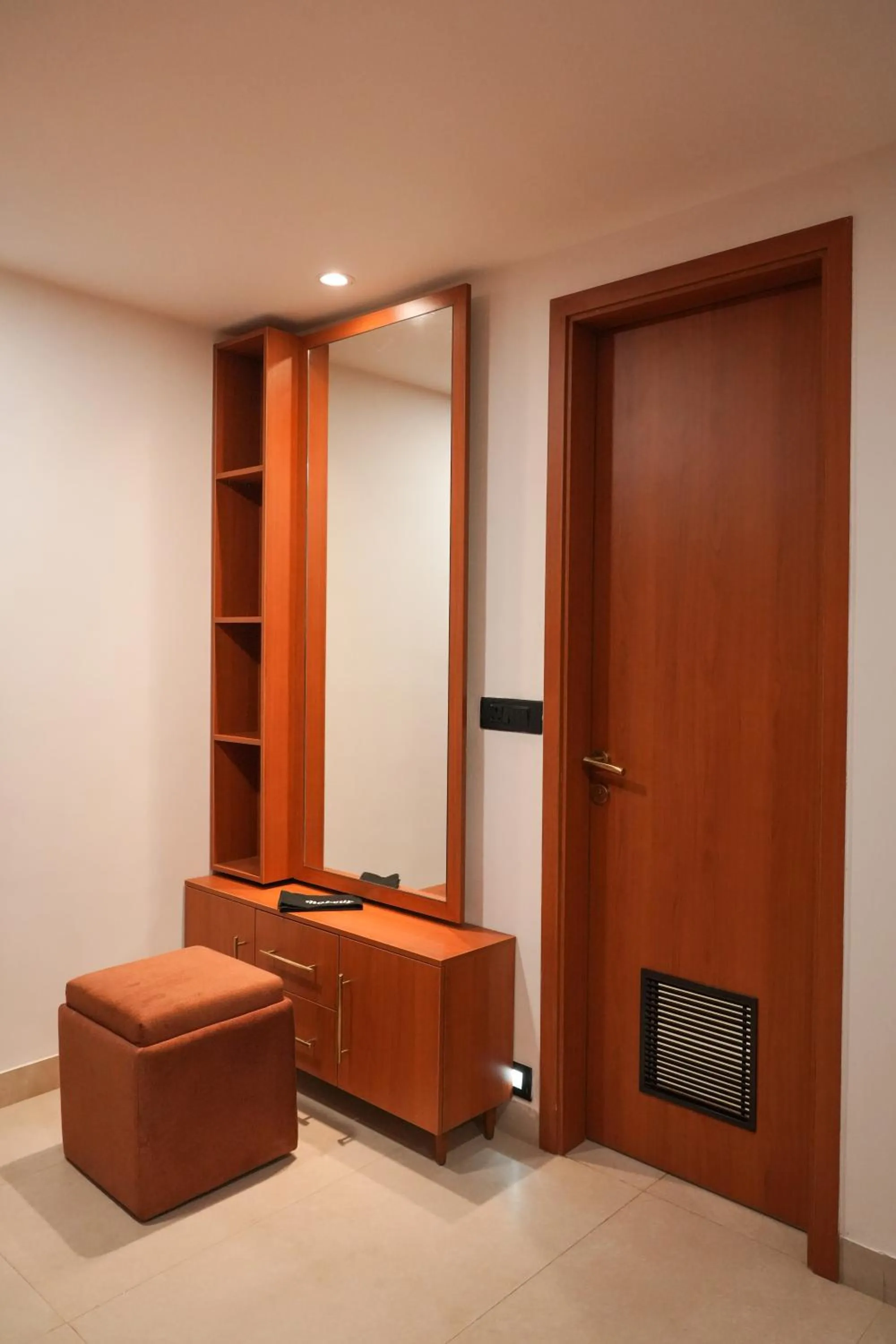wardrobe in Hotel Aram