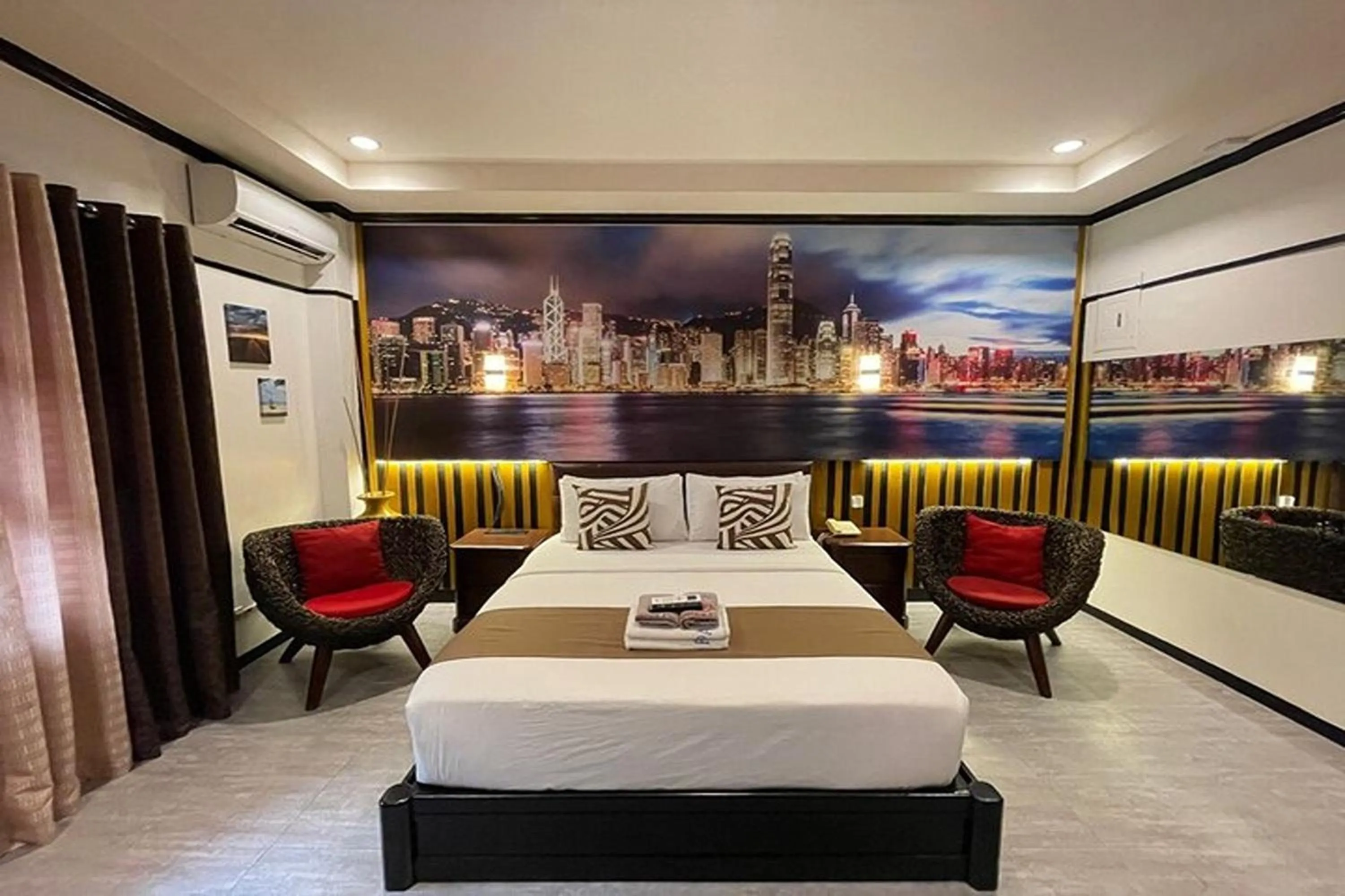 Bedroom in Angeles Palace Hotel