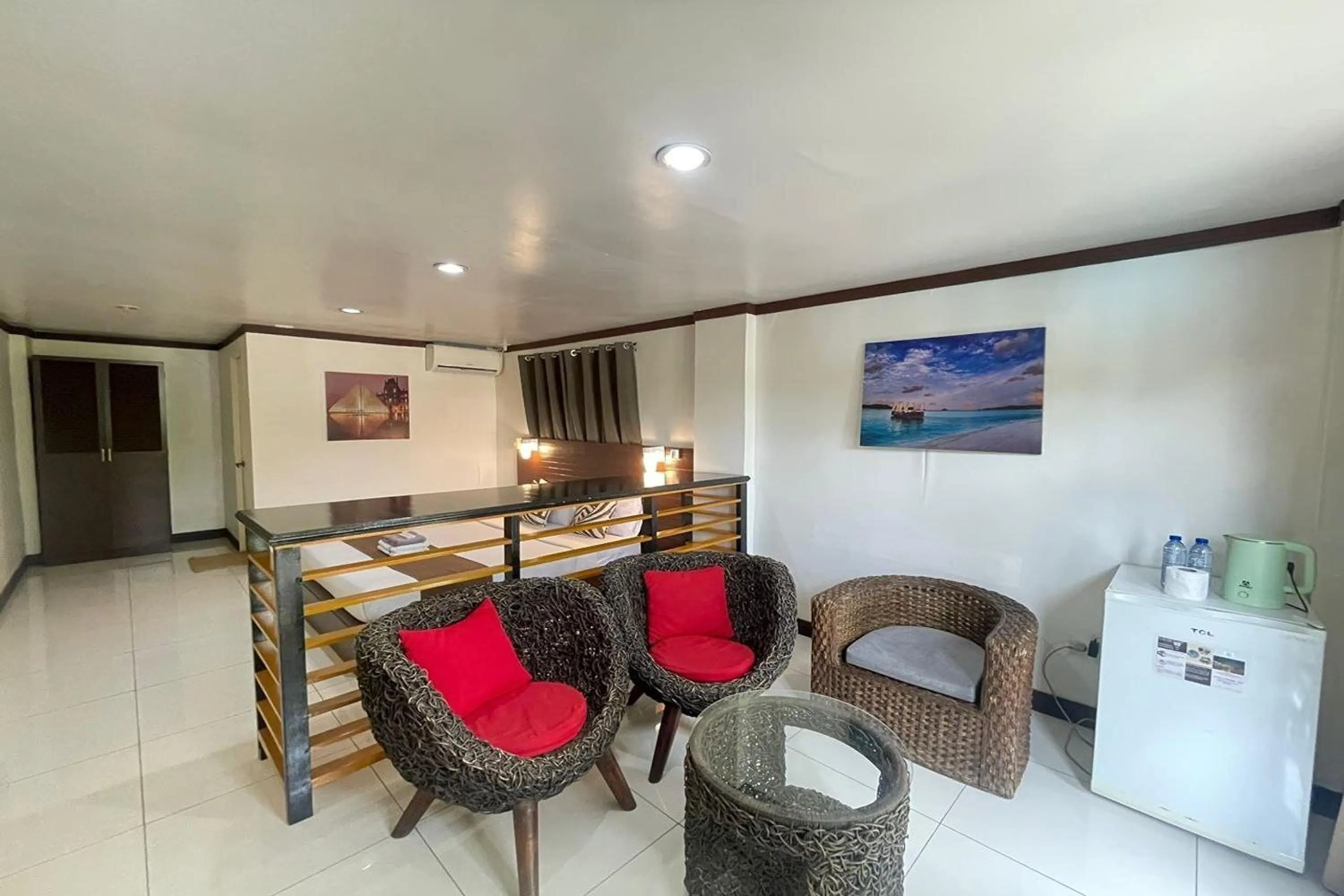 Living room in Angeles Palace Hotel