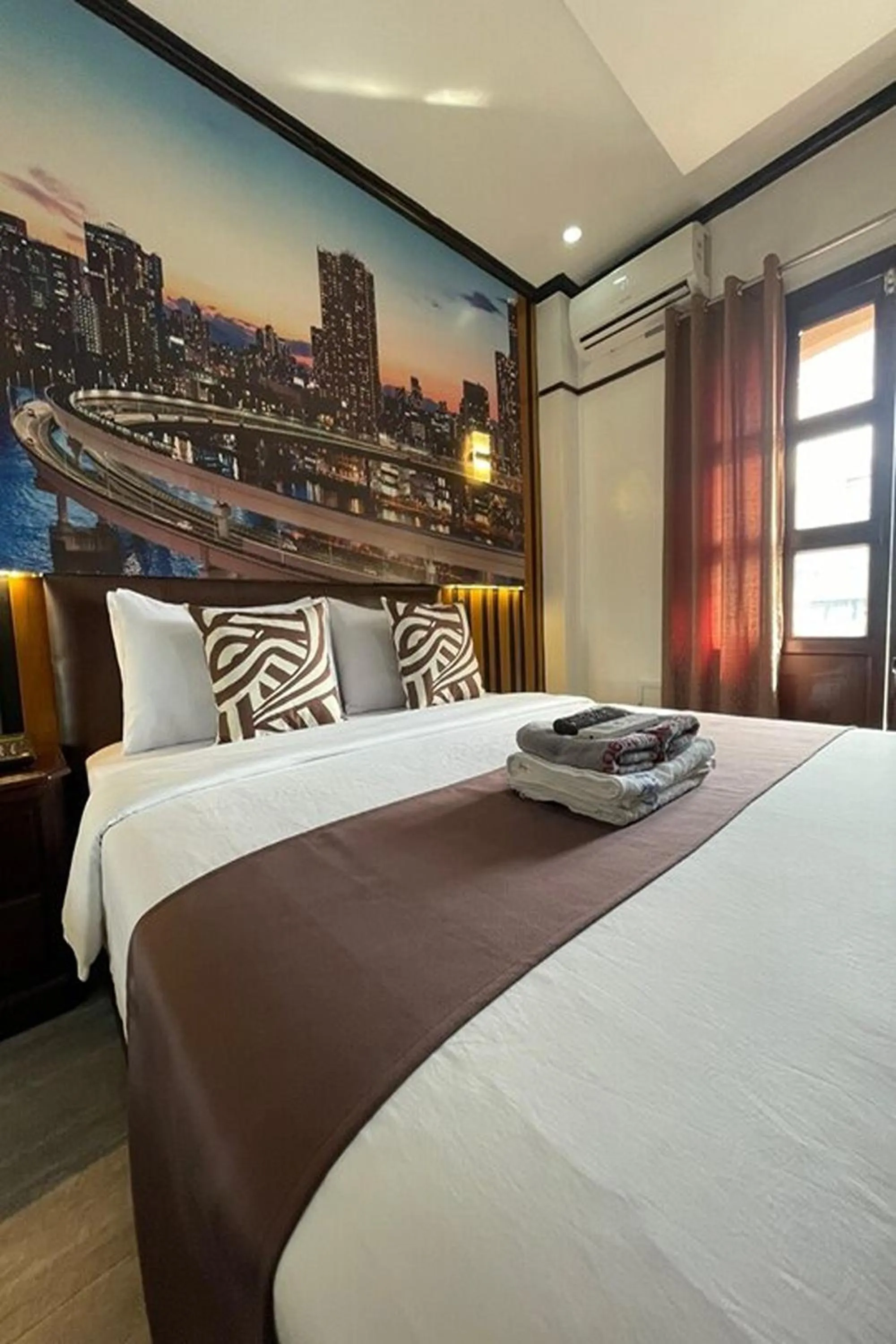 Bedroom, Bed in Angeles Palace Hotel