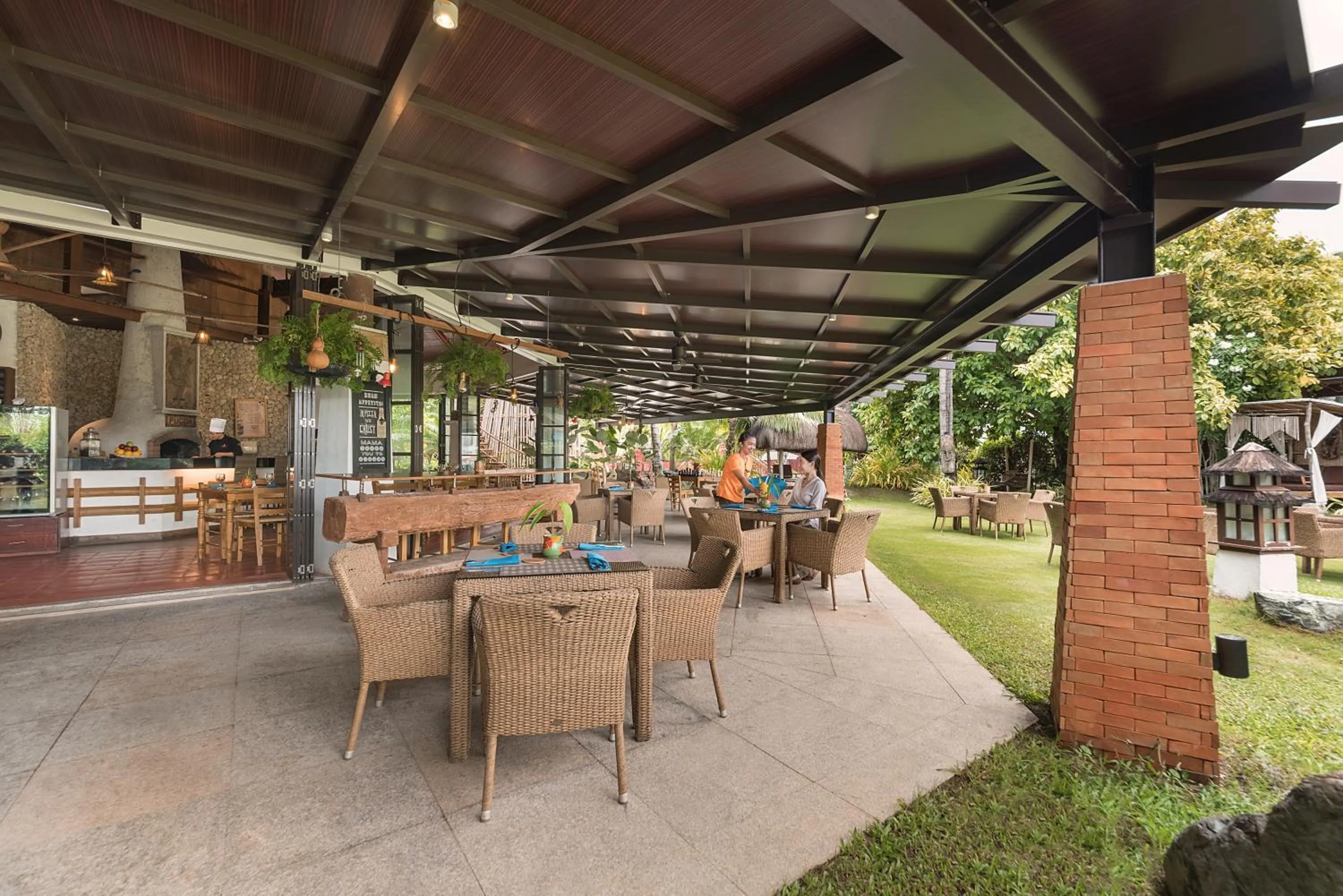 Restaurant/places to eat in Princesa Garden Island Resort and Spa