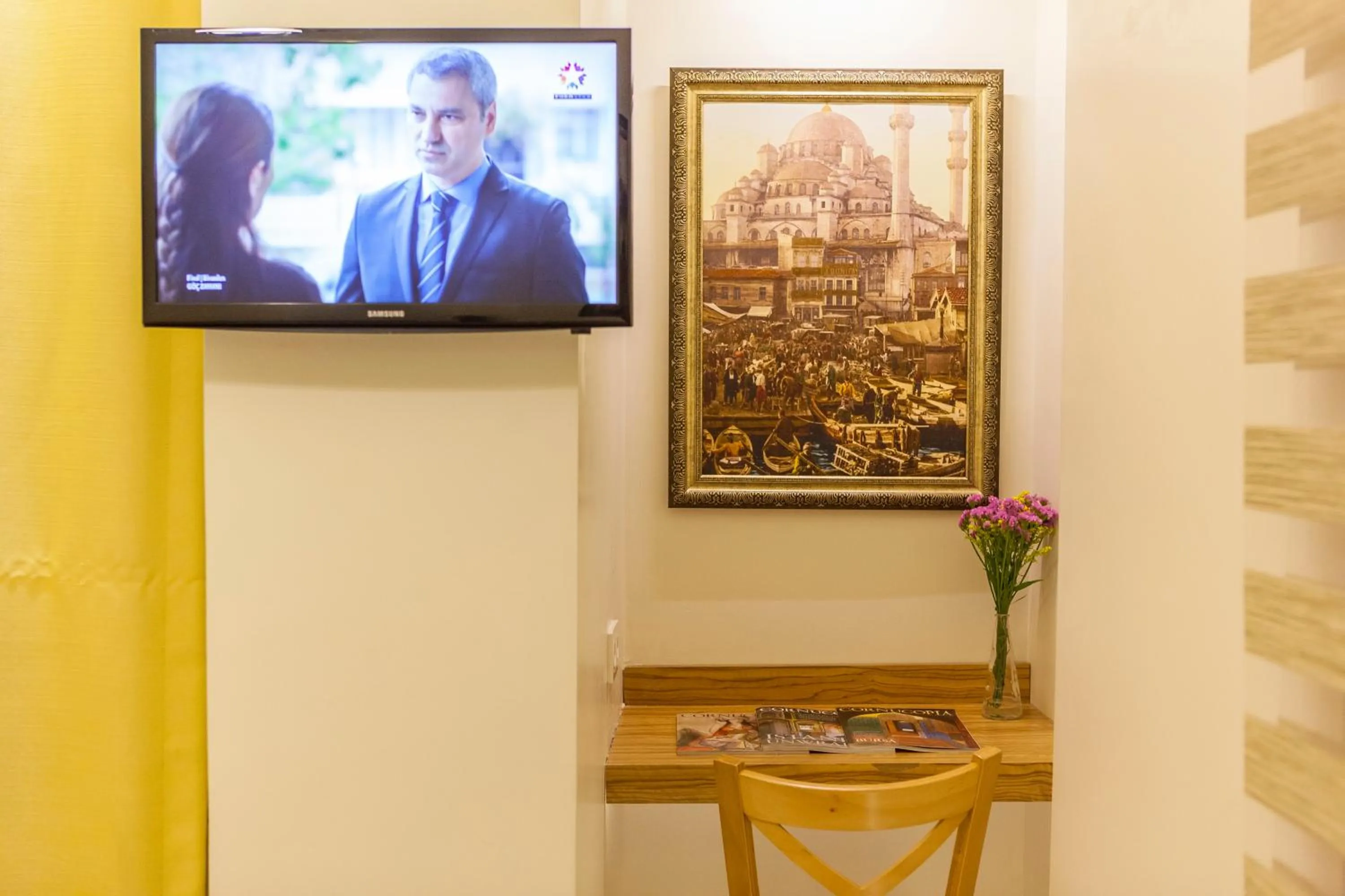 On site, TV/Entertainment Center in Fide Hotel