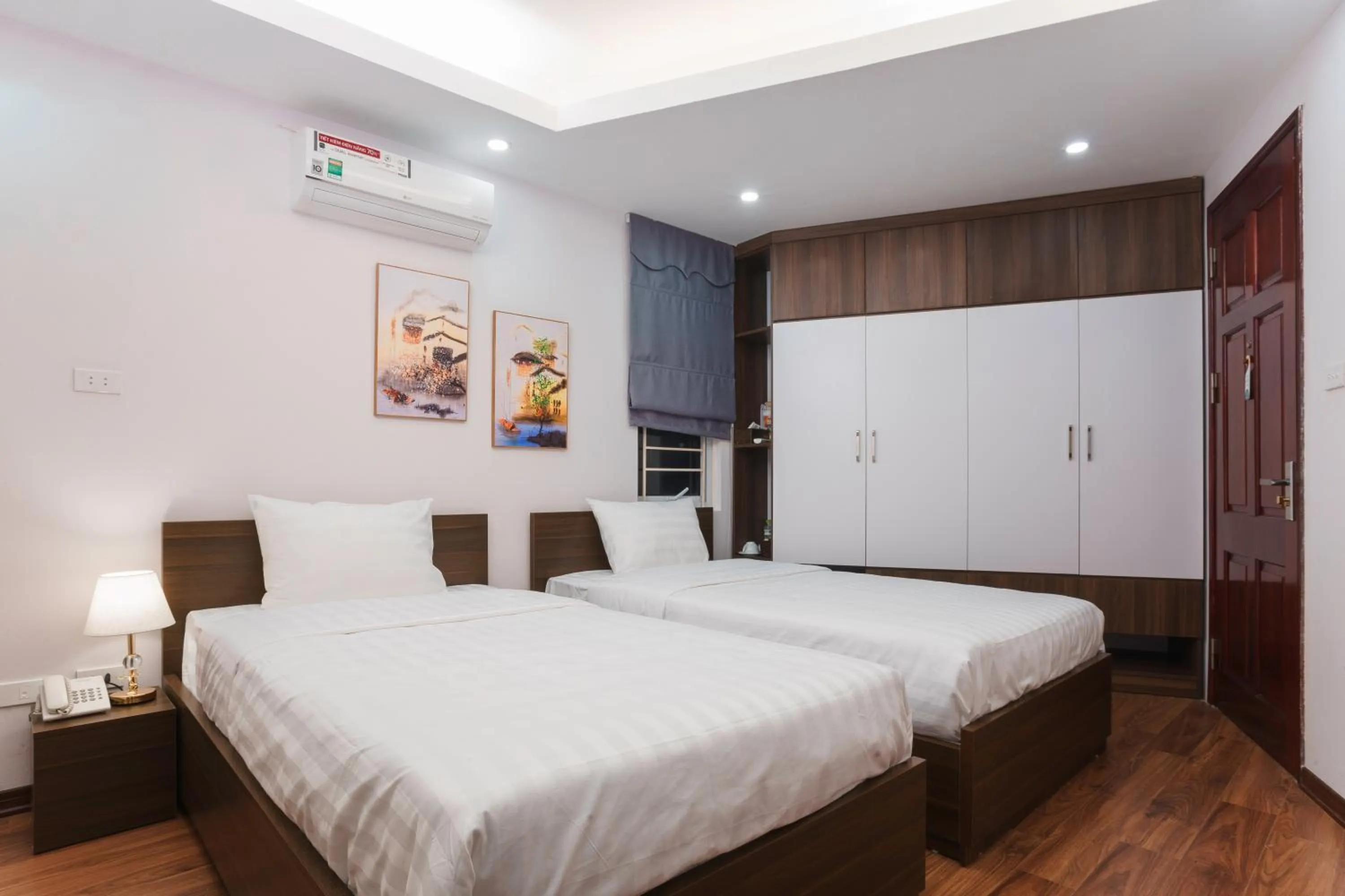 Photo of the whole room, Bed in Hanoi Veris Boutique Hotel & Spa