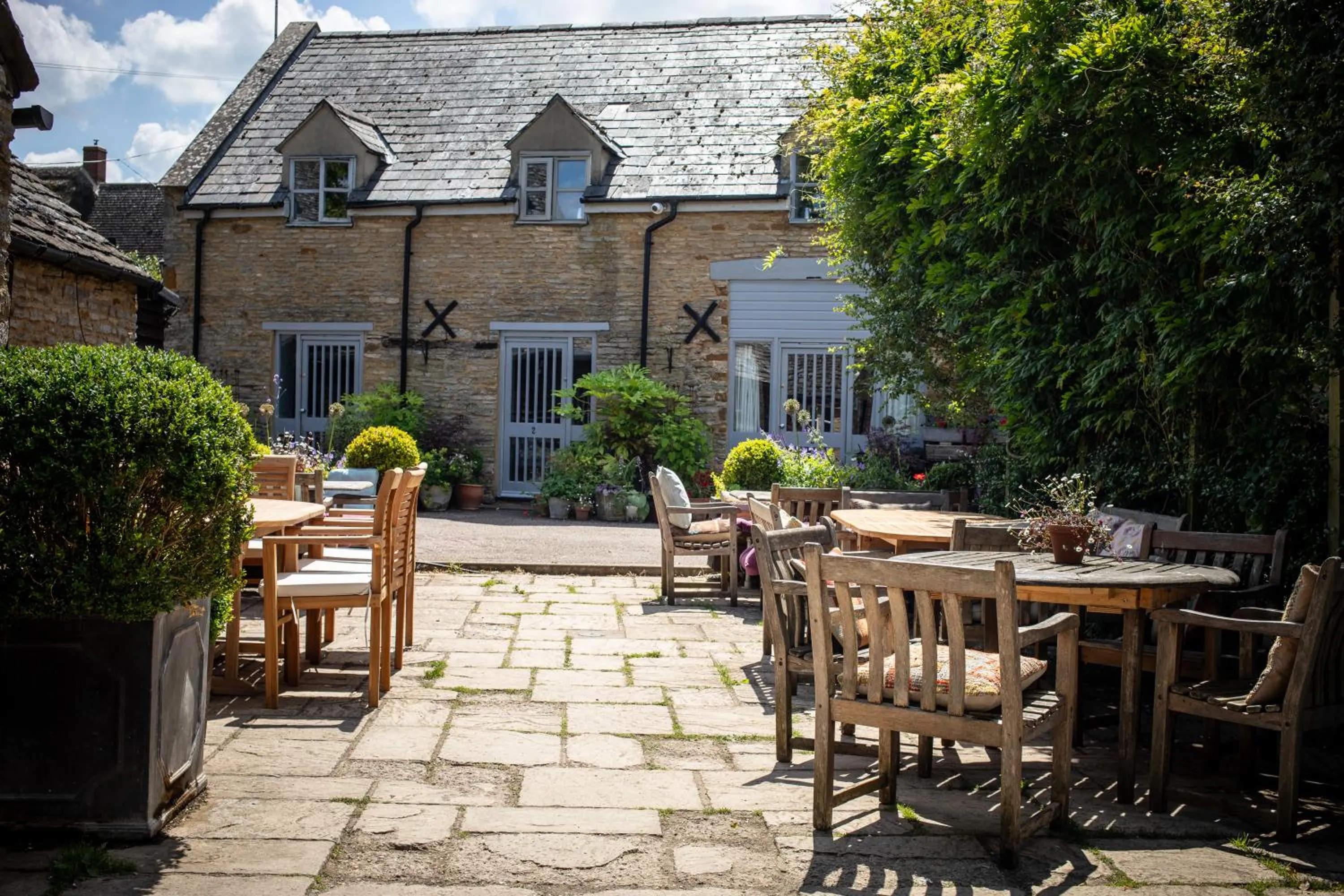 Patio in The White Horse Inn