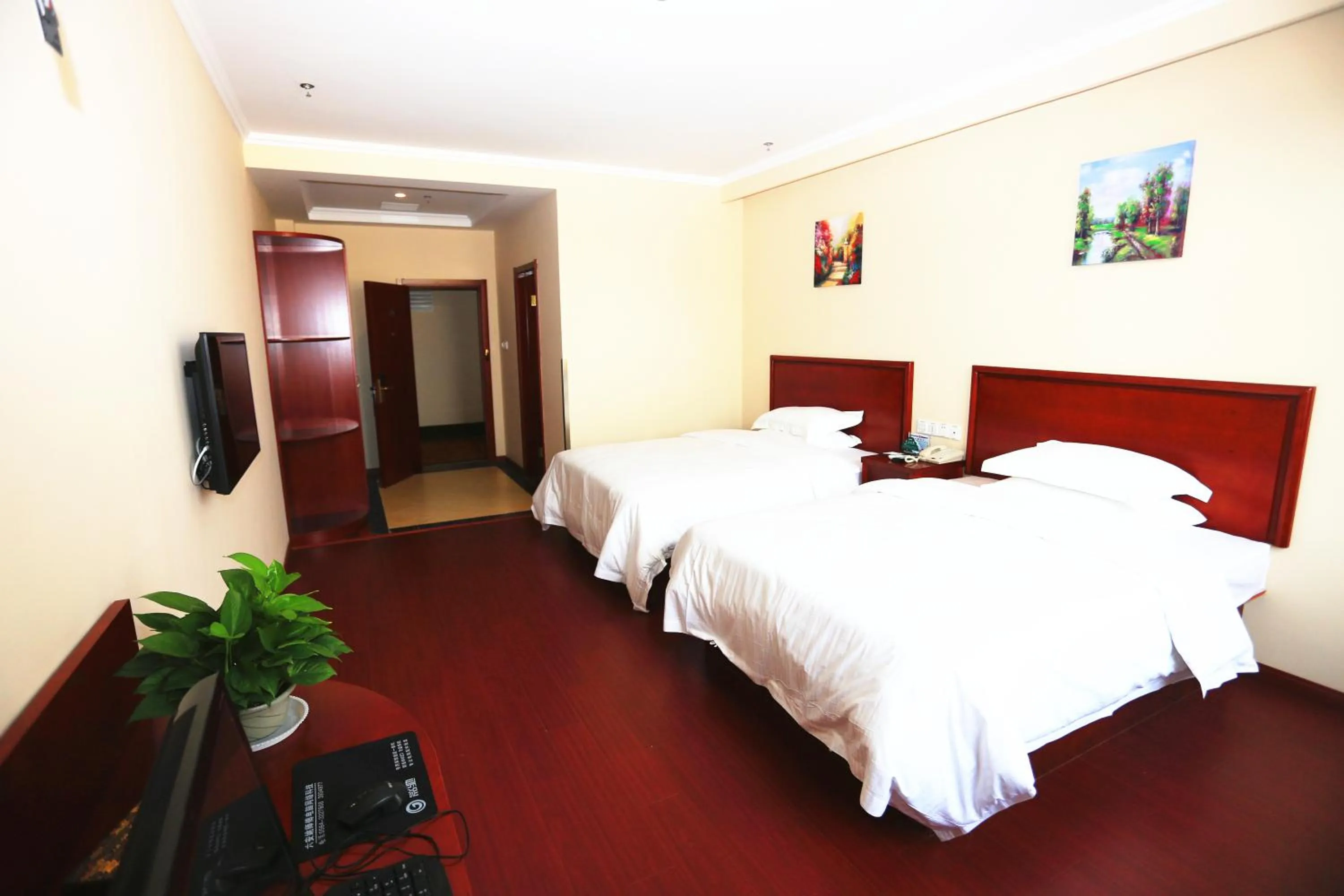 Decorative detail, Bed in Greentree Inn Mozitan Road Yiwu Small Commodities Wholesale City