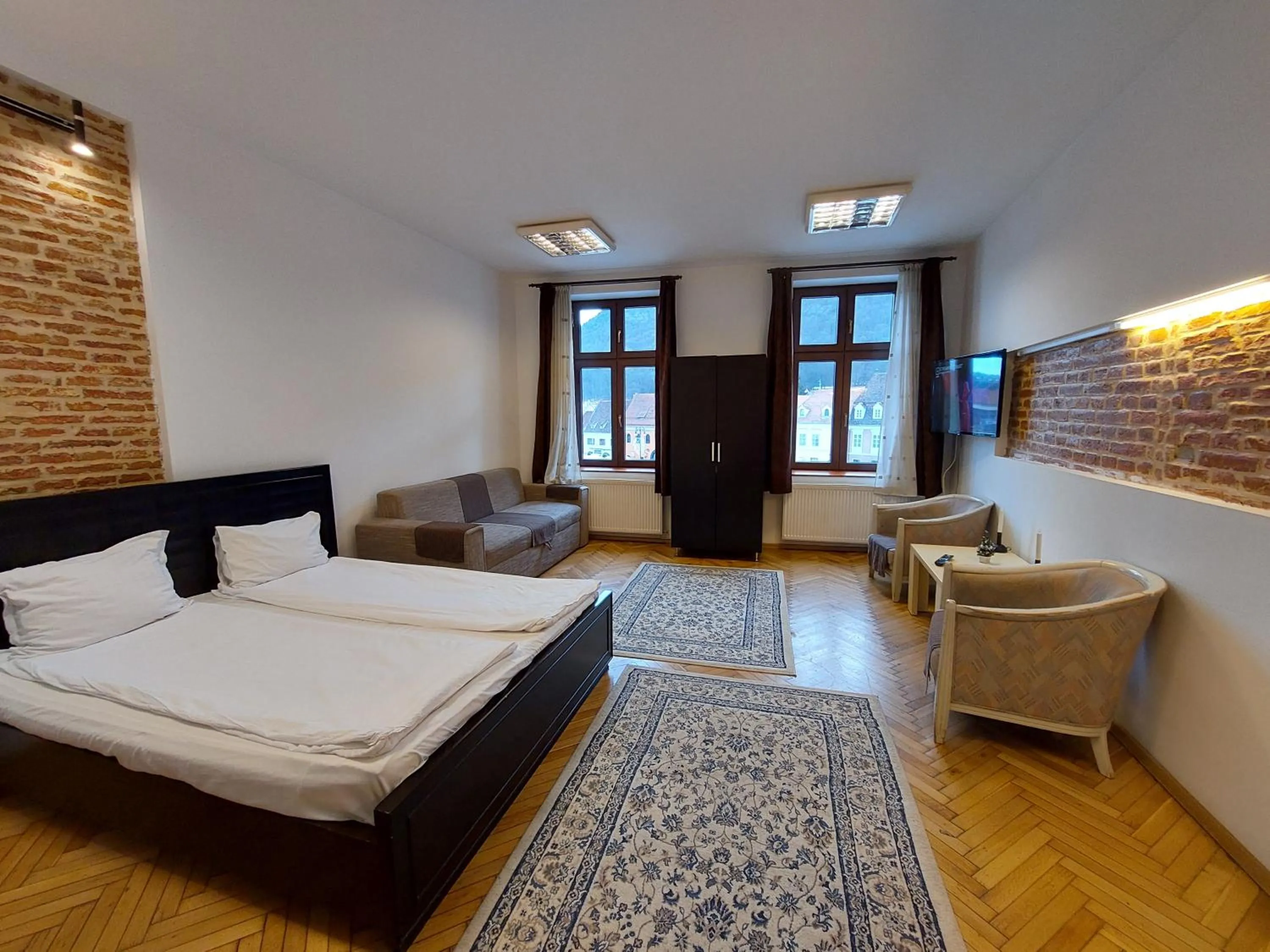 Photo of the whole room, Bed in Main Square Apartments & More