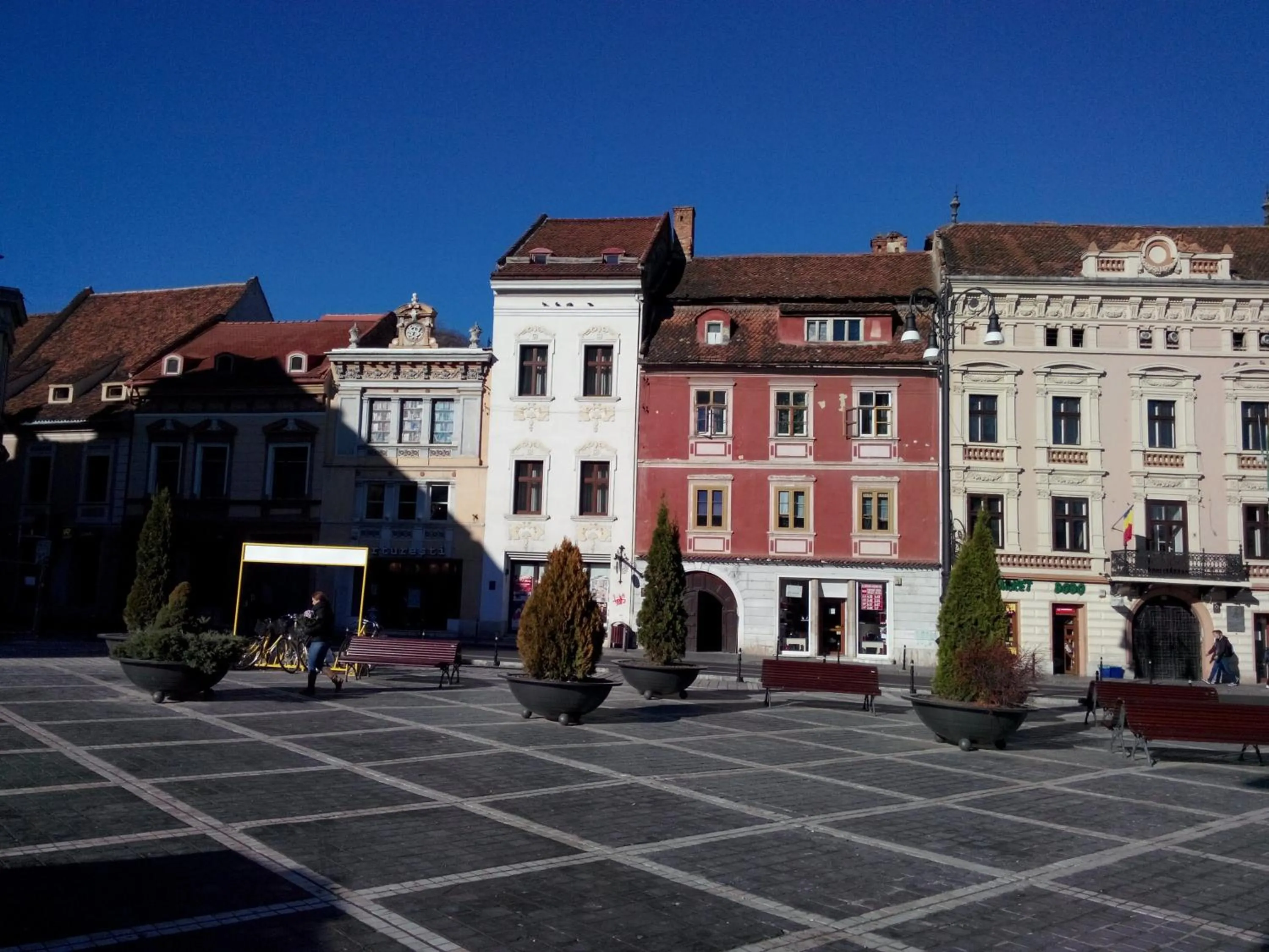 Facade/entrance in Main Square Apartments & More