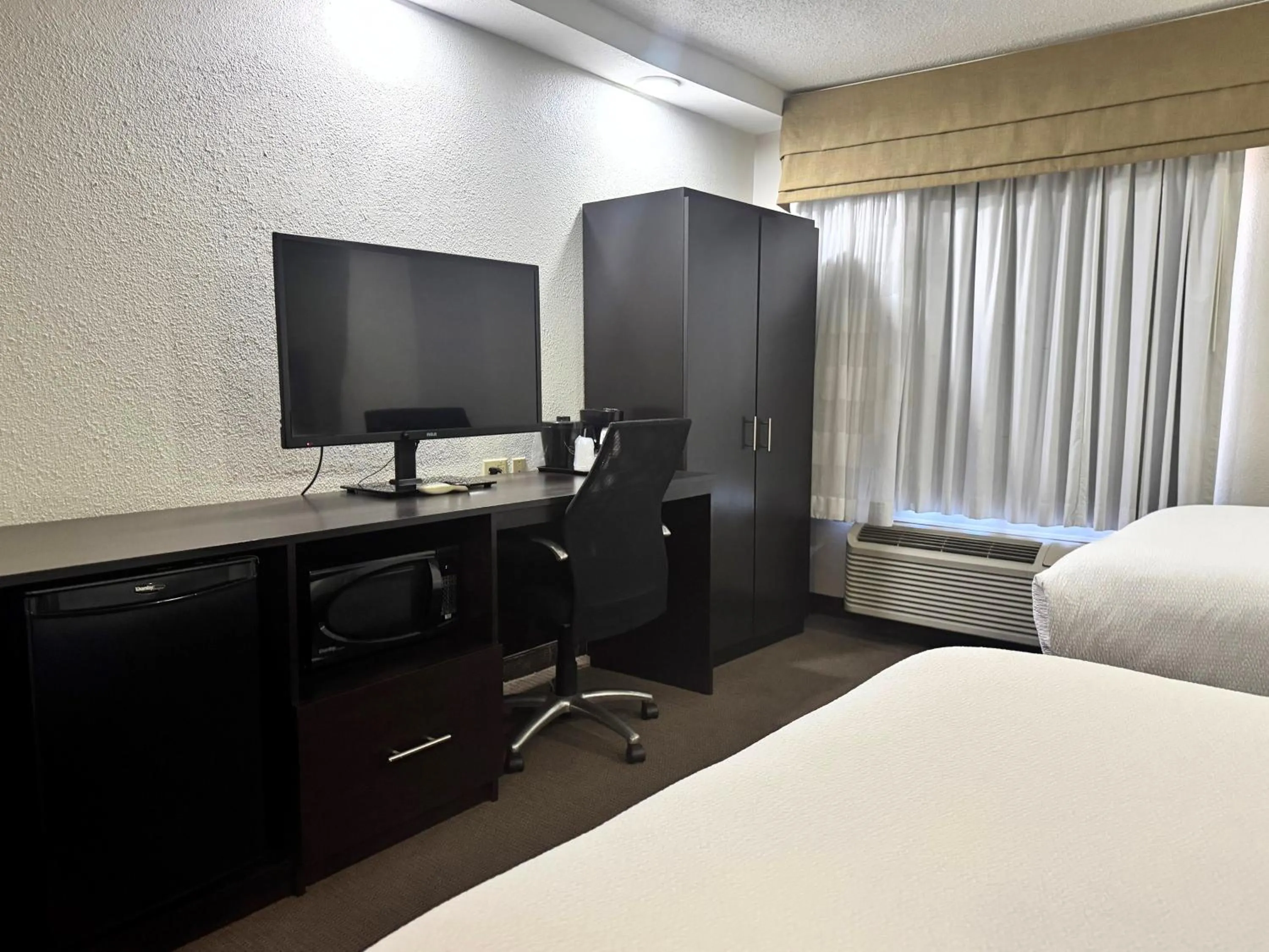 TV and multimedia, Bed in Travelodge by Wyndham
