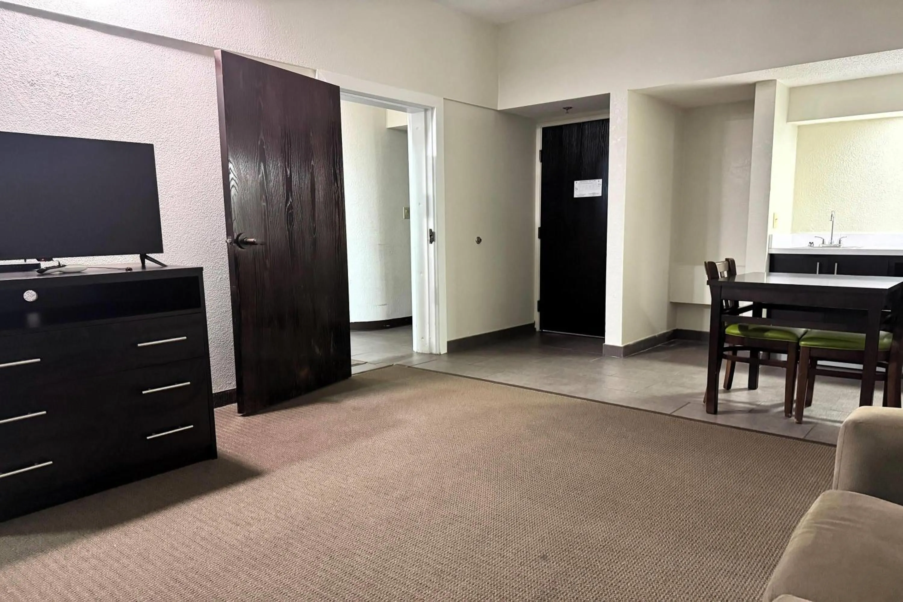 Photo of the whole room in Travelodge by Wyndham