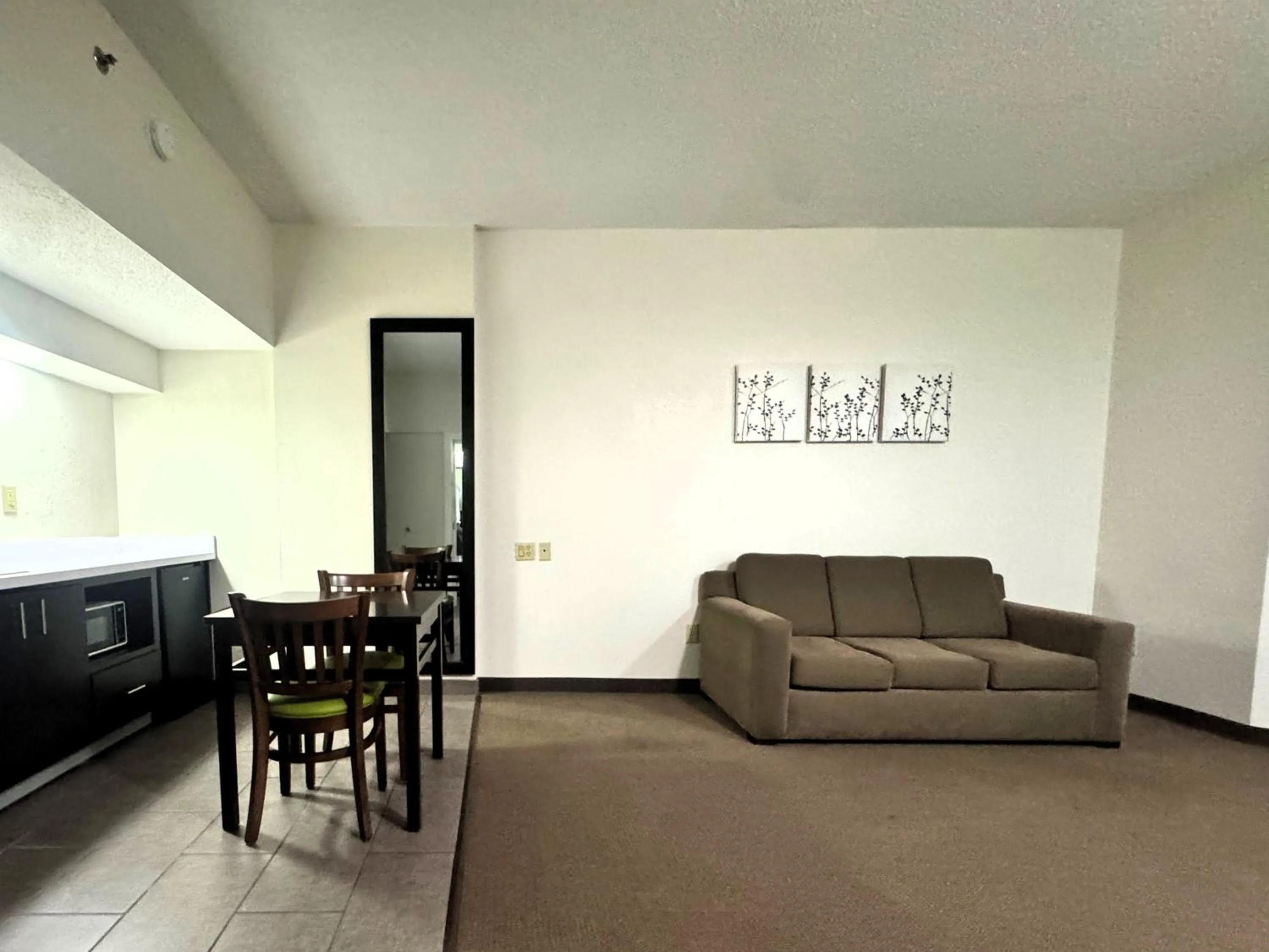 Seating area in Travelodge by Wyndham