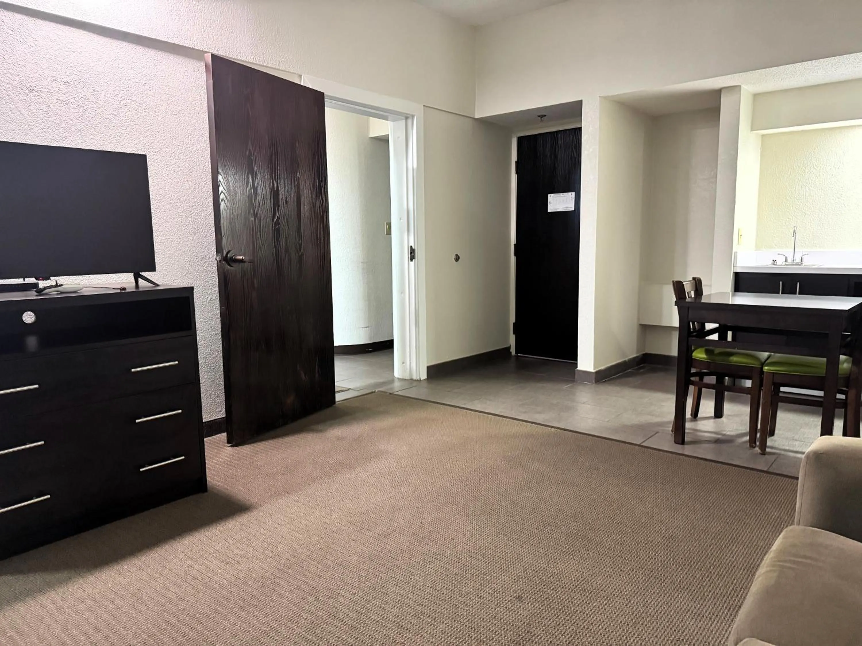 Photo of the whole room in Travelodge by Wyndham