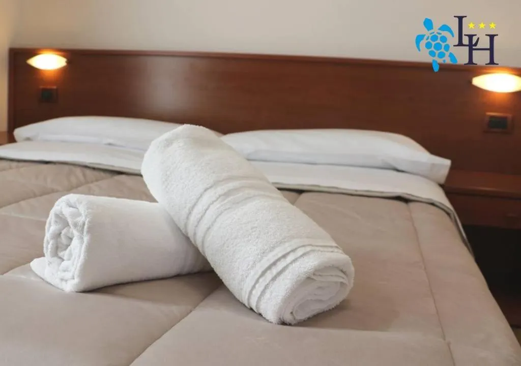 Bed in Hotel Lora RDA Luxury