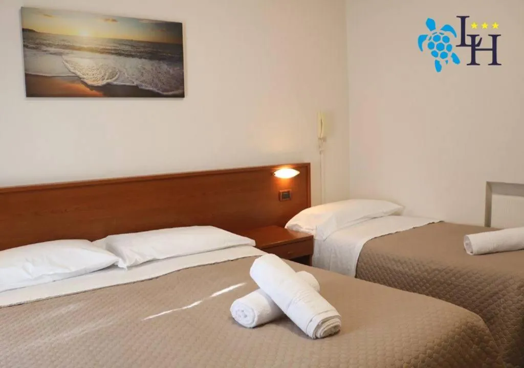 Bedroom, Bed in Hotel Lora RDA Luxury